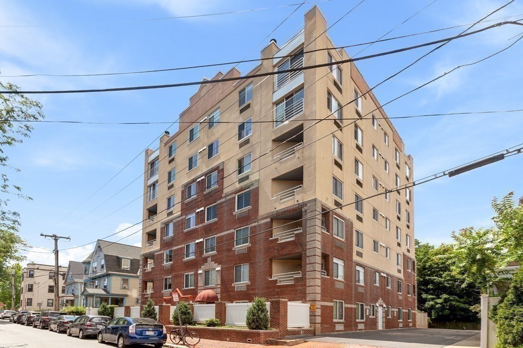 Cambridge, Massachusetts, 02139, United States, 2 Bedrooms Bedrooms, ,2 BathroomsBathrooms,Residential,For Sale,1939557