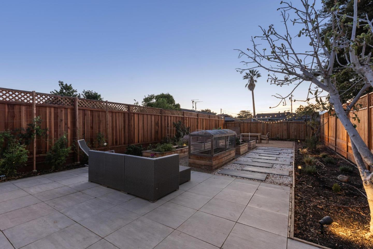 East Palo Alto, California, 94303, United States, 3 Bedrooms Bedrooms, ,2 BathroomsBathrooms,Residential,For Sale,1947382