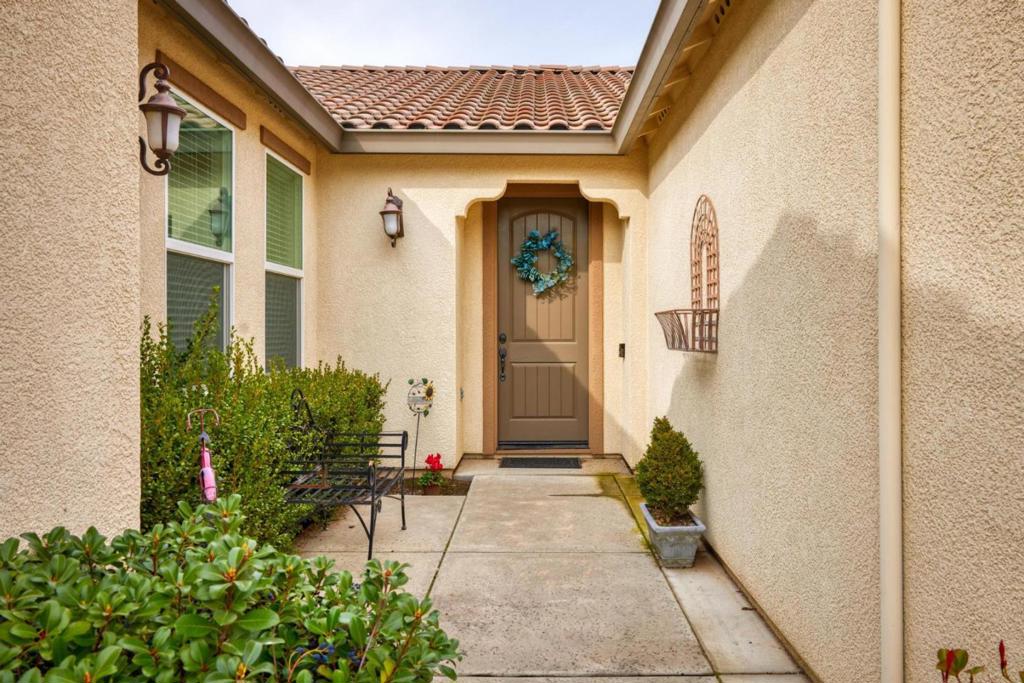 Oakdale, California, 95361, United States, 4 Bedrooms Bedrooms, ,2 BathroomsBathrooms,Residential,For Sale,1981612