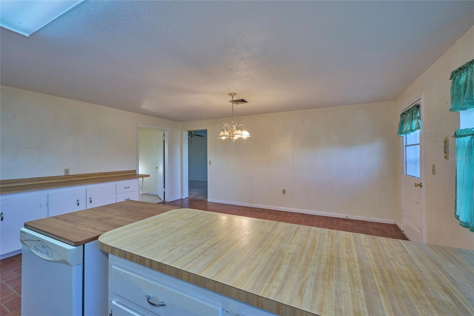 BARTOW, Florida, 33830, United States, 3 Bedrooms Bedrooms, ,2 BathroomsBathrooms,Residential,For Sale,1915491