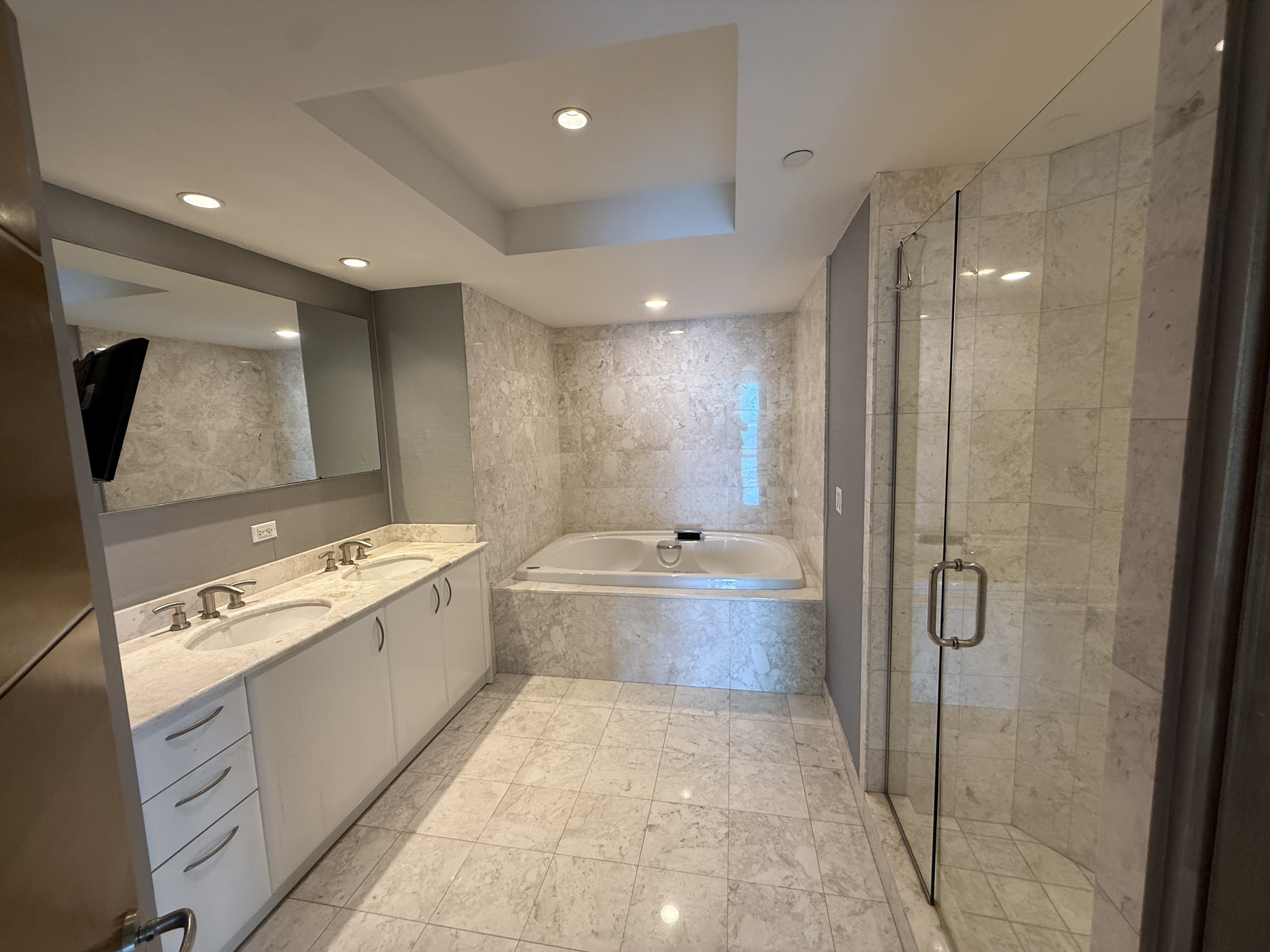  1331 Brickell Bay Drive, Miami, FL 33131 - 物件實景