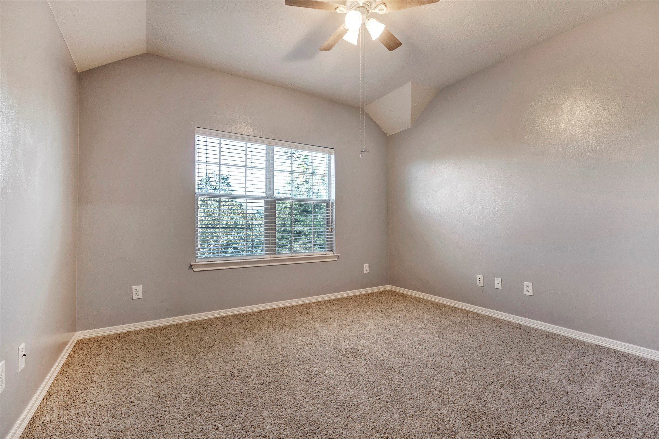 Tomball, Texas, 77377, United States, 4 Bedrooms Bedrooms, ,3 BathroomsBathrooms,Residential,For Sale,1989419