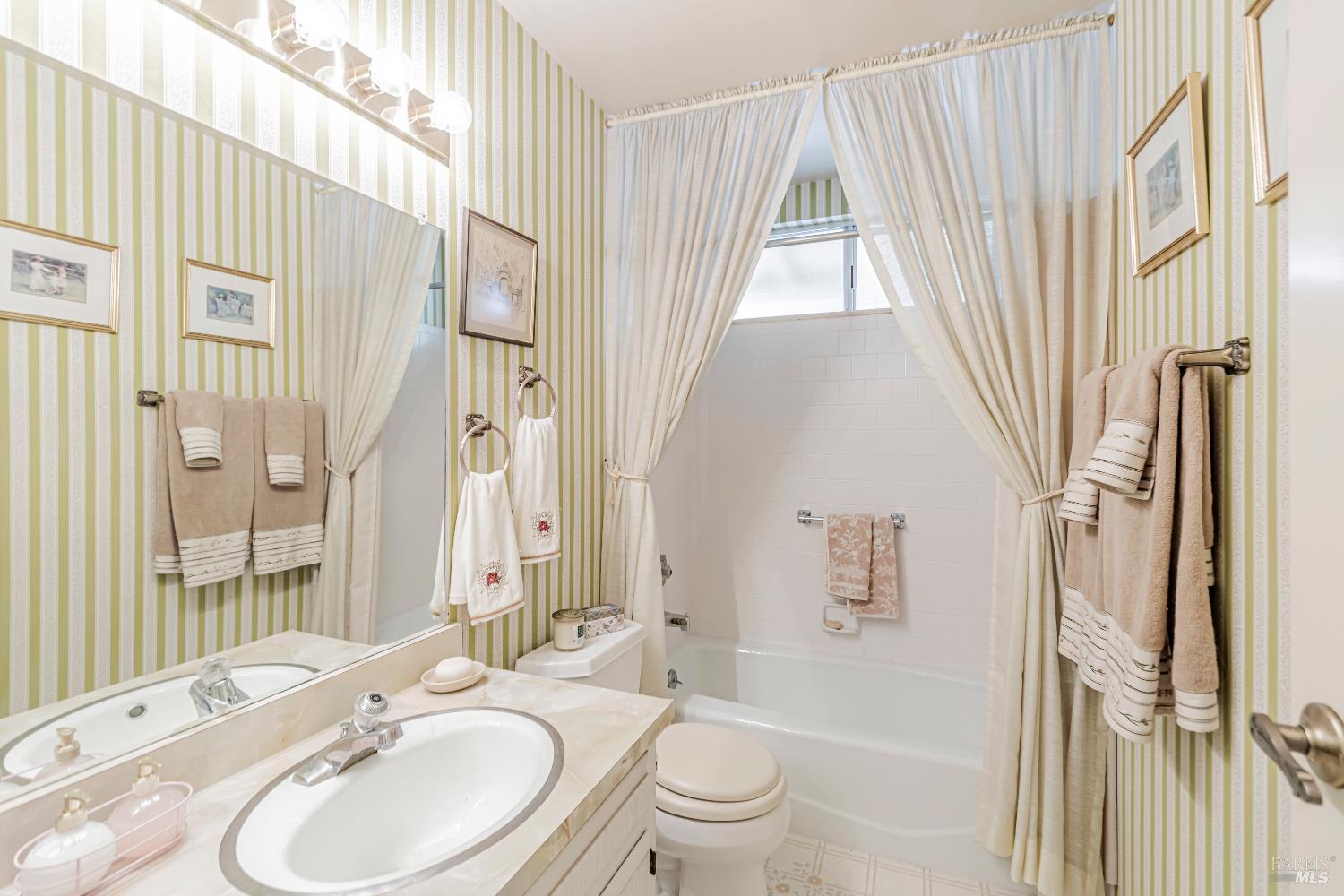 Santa Rosa, California, 95409, United States, 2 Bedrooms Bedrooms, ,2 BathroomsBathrooms,Residential,For Sale,1885224