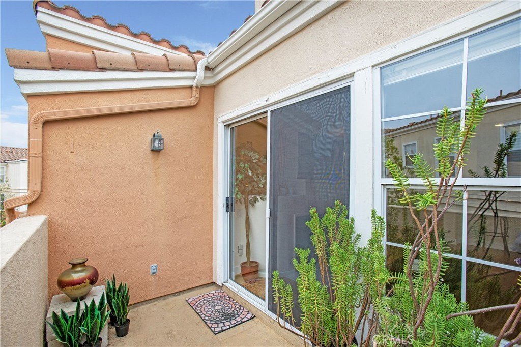 Anaheim, California, 92808, United States, 2 Bedrooms Bedrooms, ,2 BathroomsBathrooms,Residential,For Sale,1917583