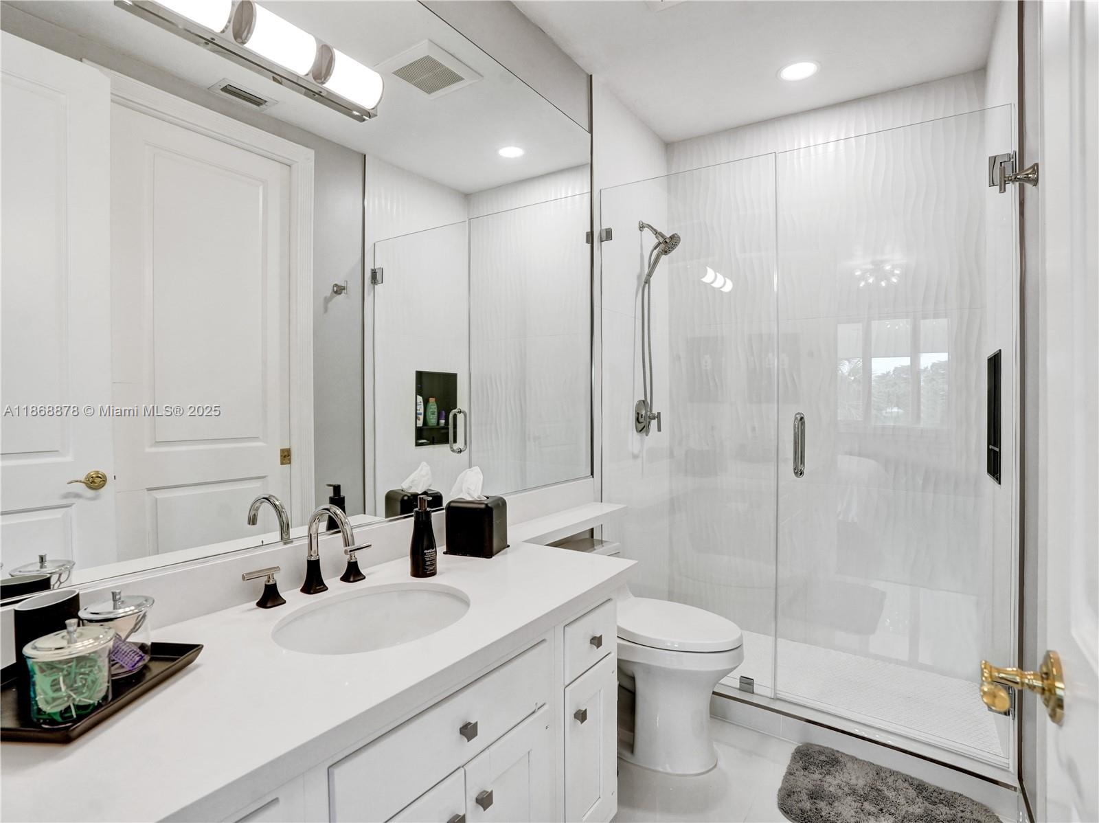 Weston, Florida, 33331, United States, 5 Bedrooms Bedrooms, ,8 BathroomsBathrooms,Residential,For Sale,1949778