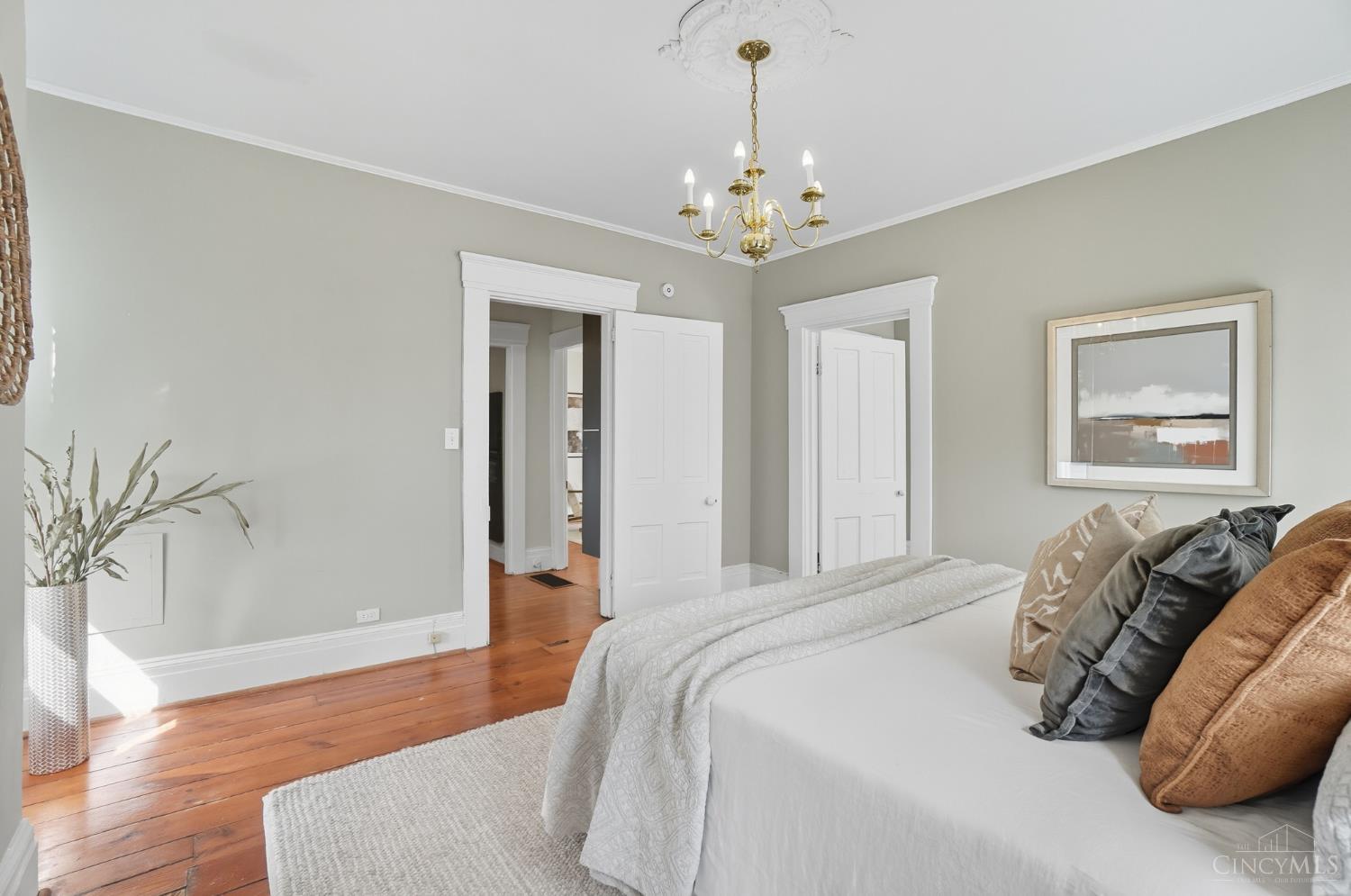 Cincinnati, Ohio, 45226, United States, ,Residential,For Sale,1996186