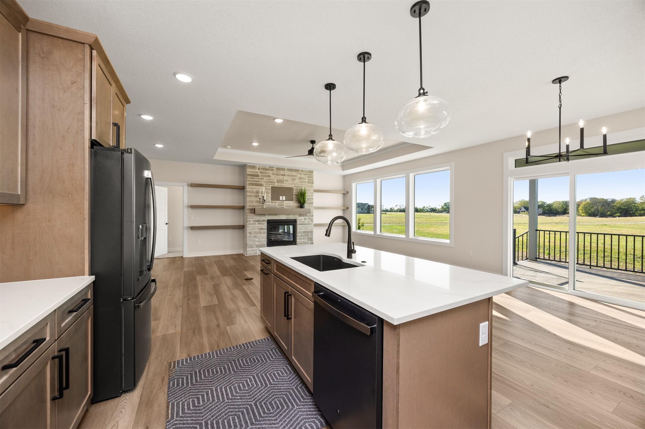 Urbandale, Iowa, 50323, United States, 4 Bedrooms Bedrooms, ,3 BathroomsBathrooms,Residential,For Sale,1975900