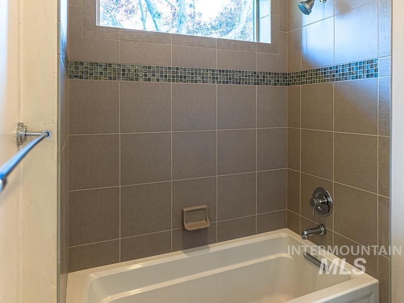 5854 N Rosa Springs Ave., Meridian, Idaho, 83646, United States, 4 Bedrooms Bedrooms, ,Residential,For Sale,5854 N Rosa Springs Ave.,1625411