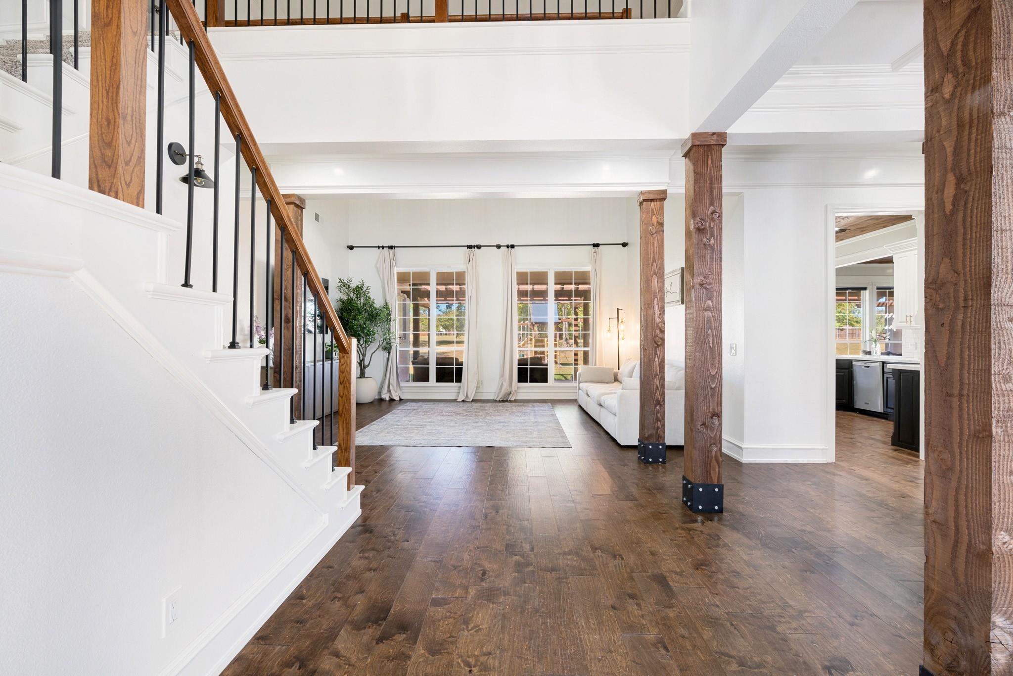 Paris, Texas, 75462, United States, 5 Bedrooms Bedrooms, ,4 BathroomsBathrooms,Residential,For Sale,1977755