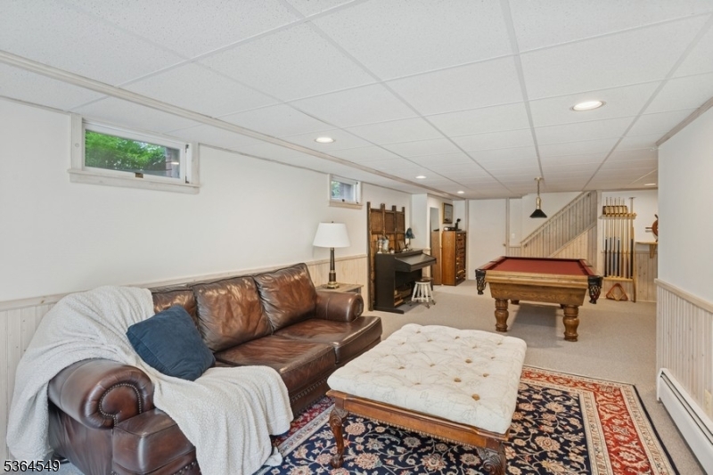 Franklin Twp., New Jersey, 08867, United States, 3 Bedrooms Bedrooms, ,2 BathroomsBathrooms,Residential,For Sale,1926340