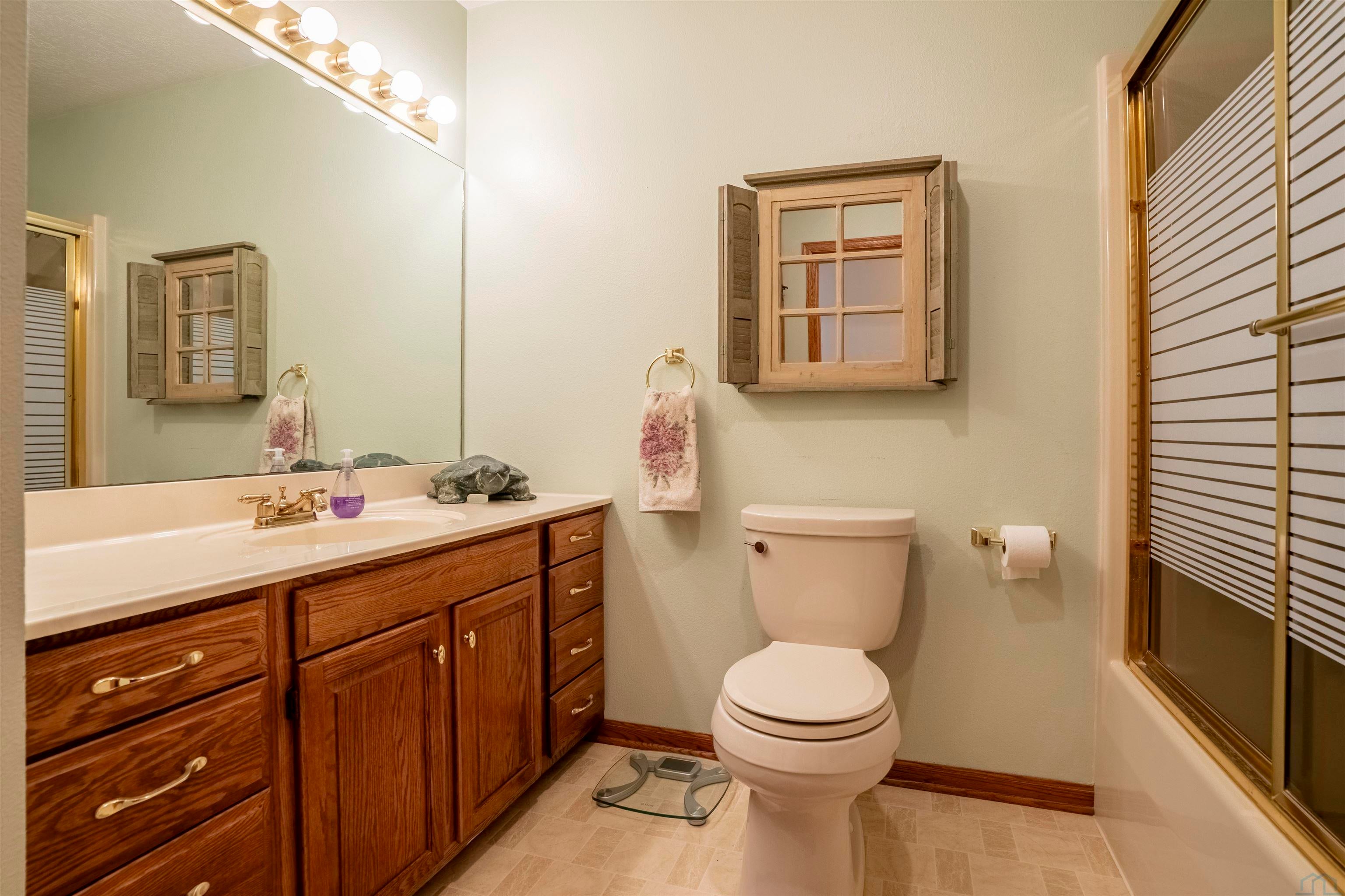 Sioux City, Iowa, 51108, United States, 3 Bedrooms Bedrooms, ,4 BathroomsBathrooms,Residential,For Sale,2035847