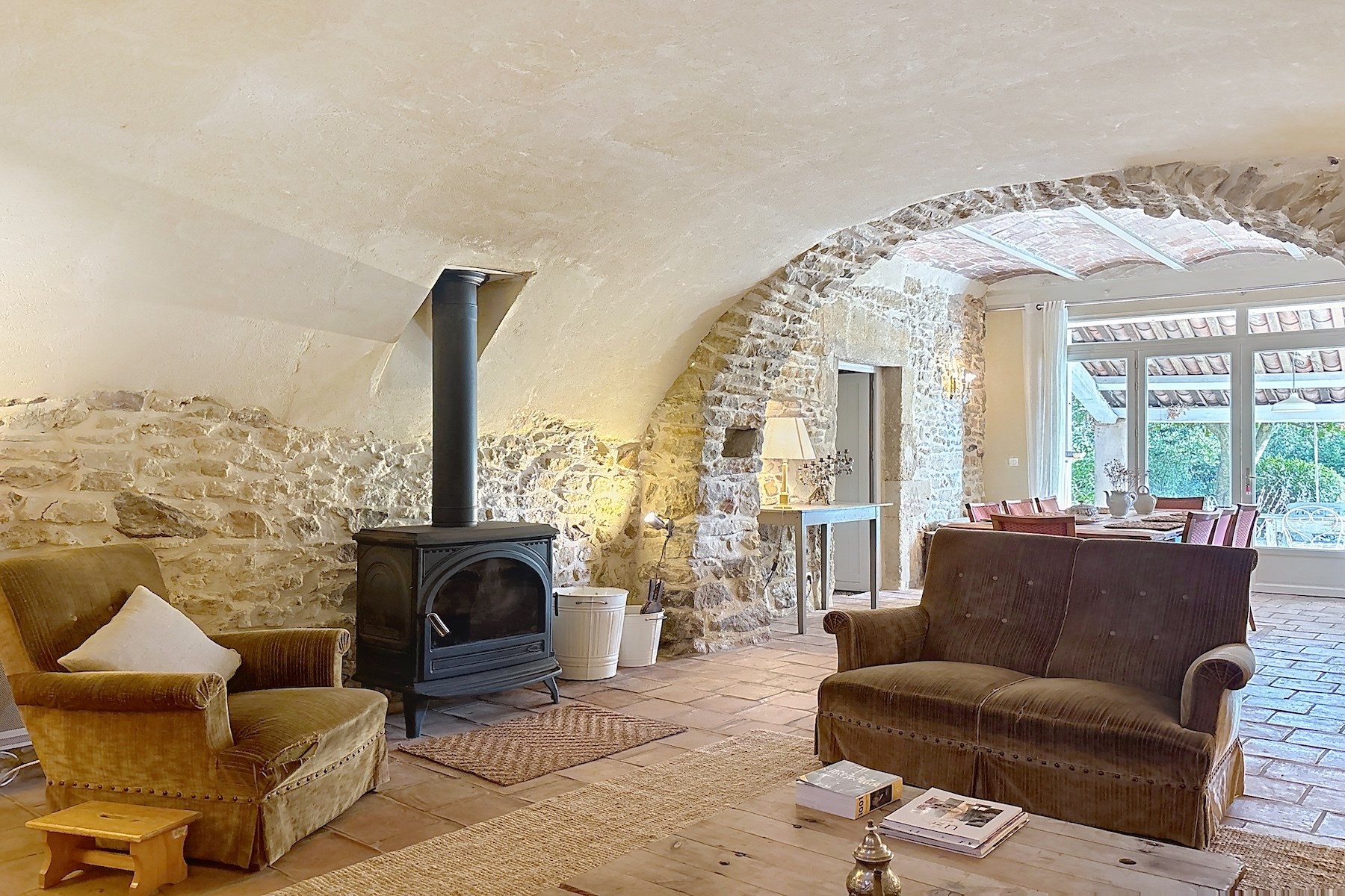  Elegant 17th-Century Stone Estate with Pool and Landscaped Grounds - 物件實景