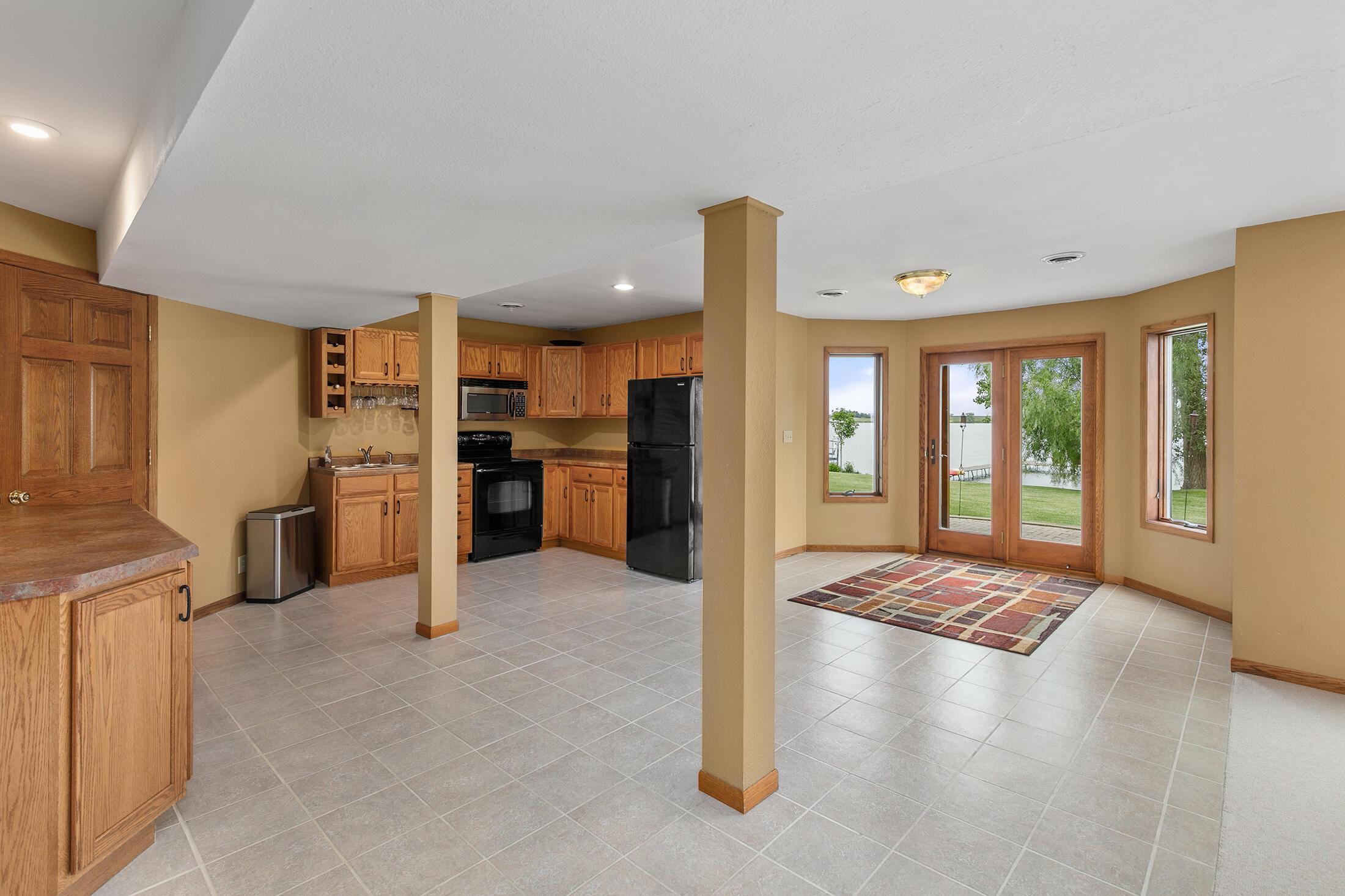 Jewell, Iowa, 50130, United States, 3 Bedrooms Bedrooms, ,4 BathroomsBathrooms,Residential,For Sale,1922792
