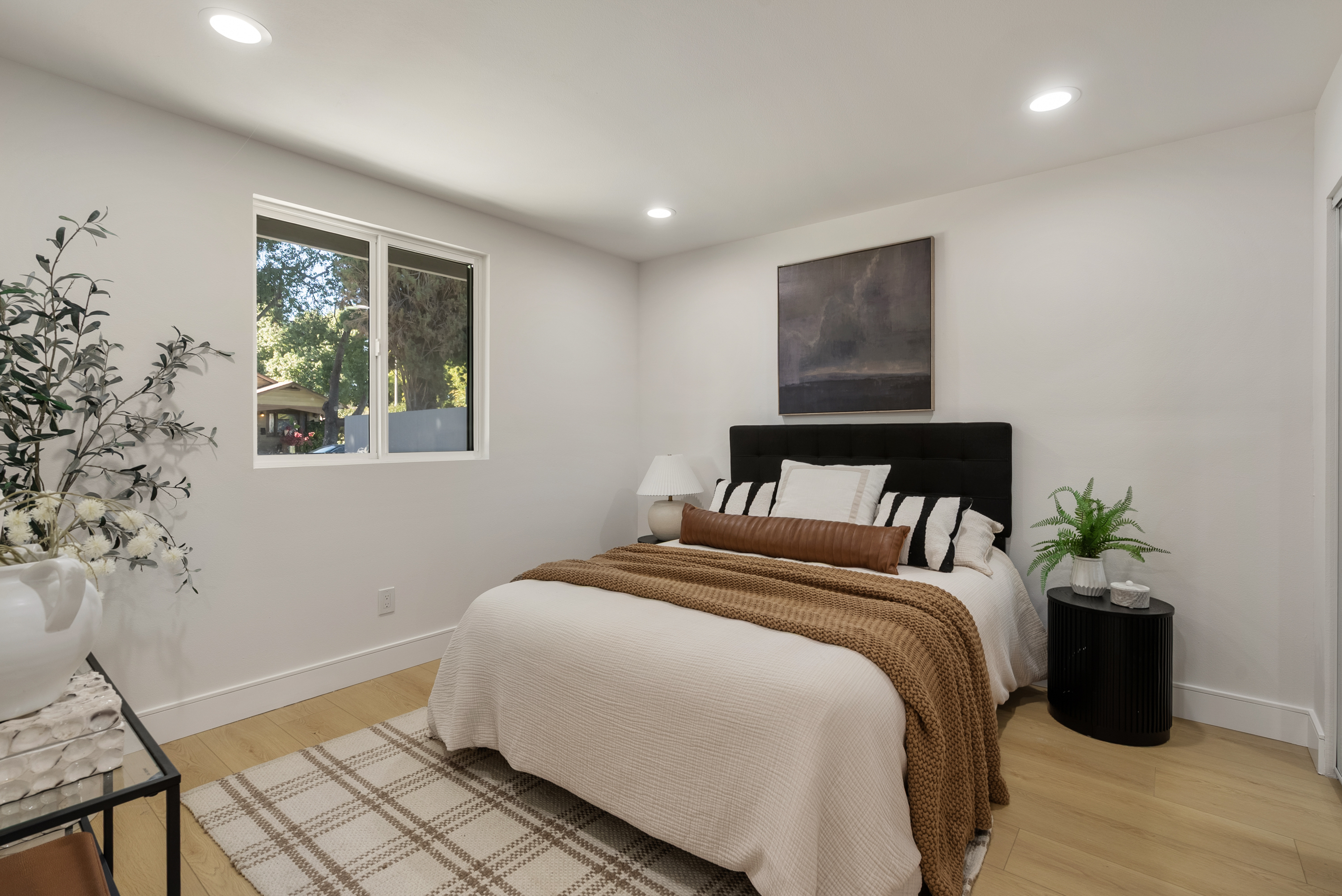  2706  S Cochran Ave - 物件實景