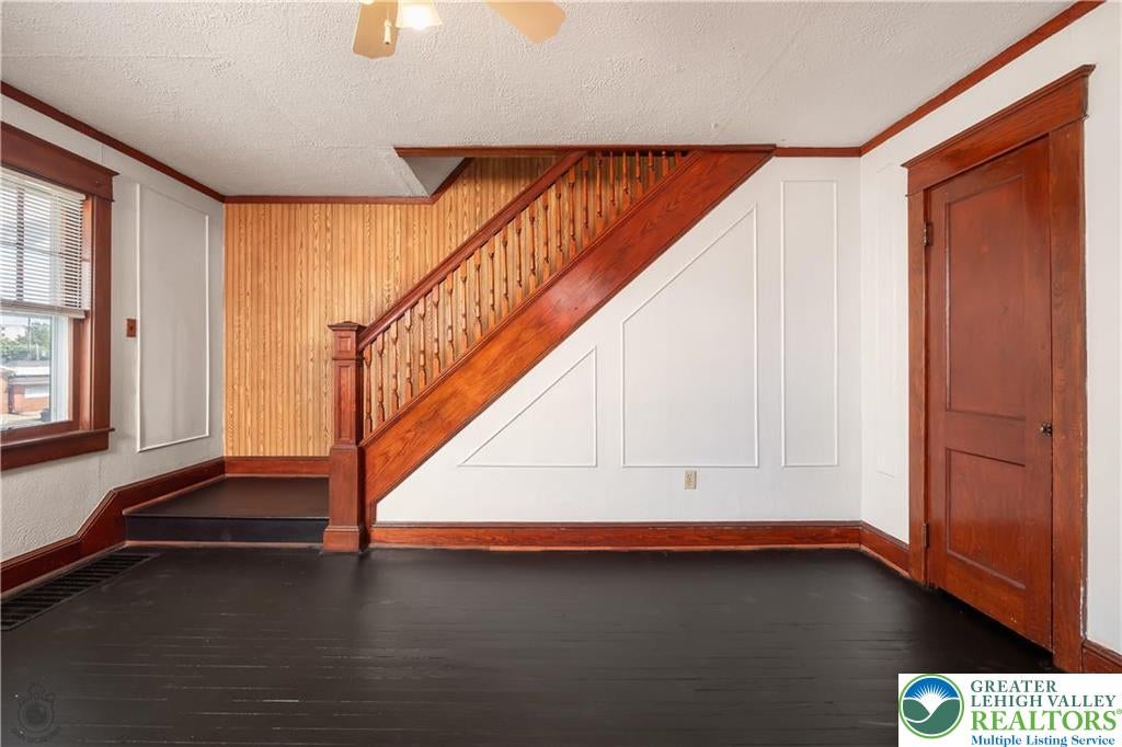 Palmer Twp, Pennsylvania, 18045, United States, 6 Bedrooms Bedrooms, ,2 BathroomsBathrooms,Residential,For Sale,1933685