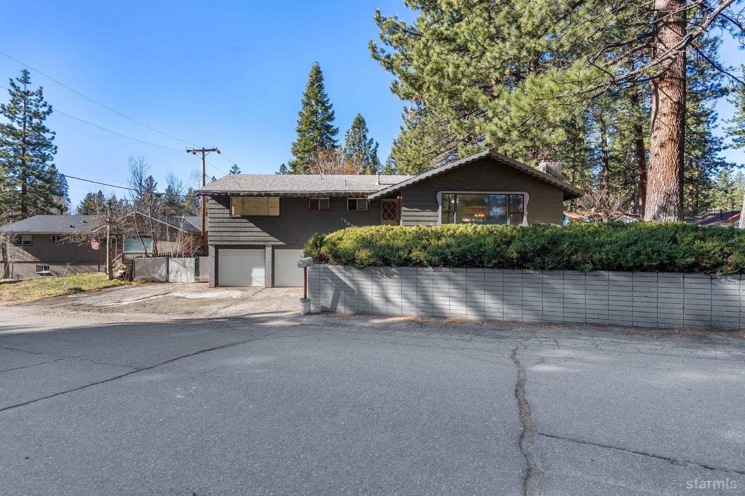 South Lake Tahoe, California, 96150, United States, 3 Bedrooms Bedrooms, ,2 BathroomsBathrooms,Residential,For Sale,1998204
