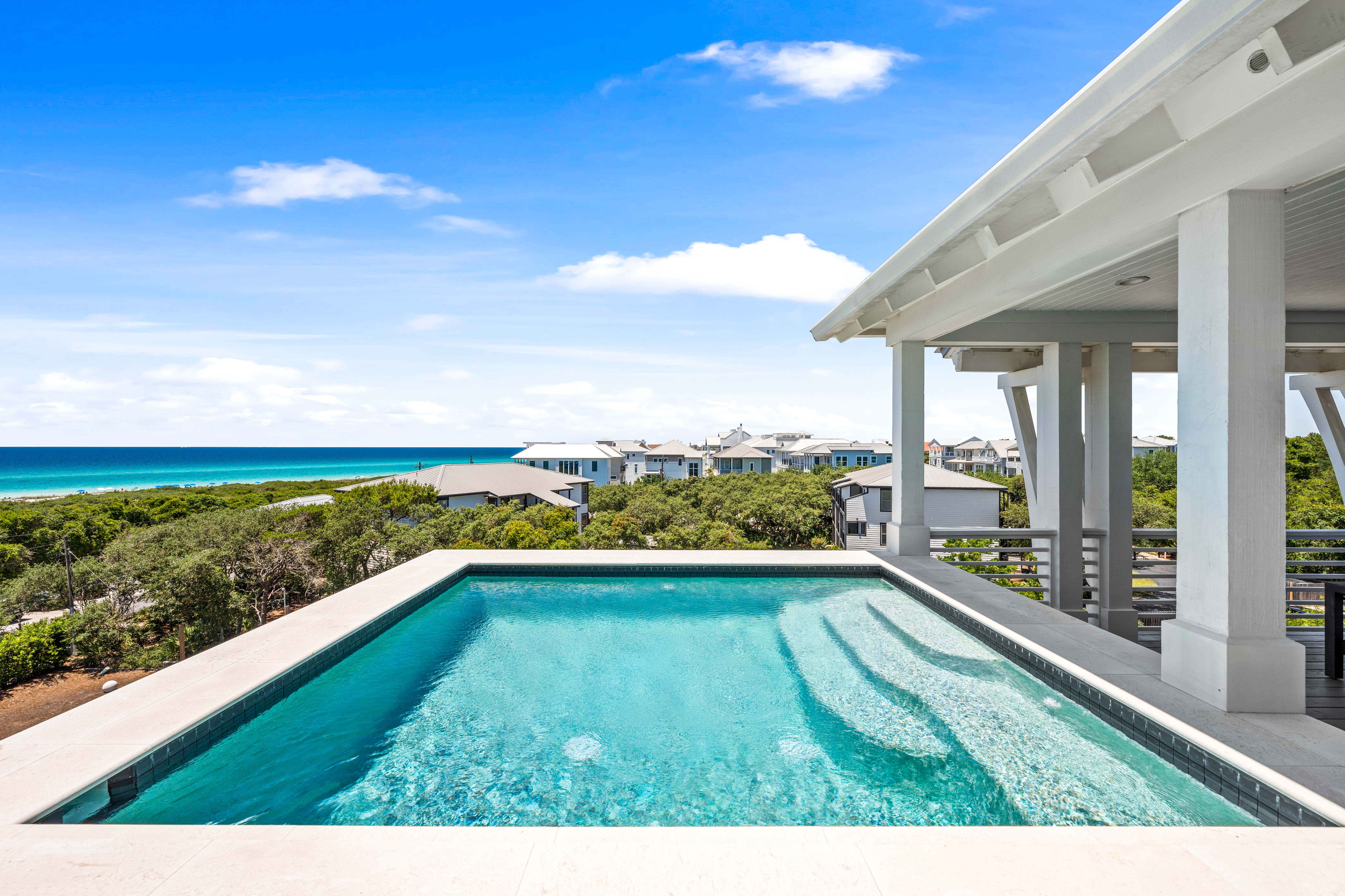  Four-Level Coastal Estate with Gulf Views in Exclusive Mala Beach - 物件實景