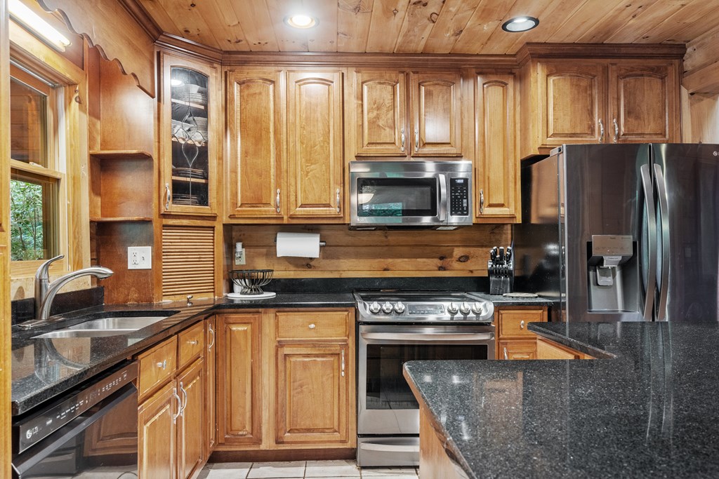 Morganton, Georgia, 30560, United States, 3 Bedrooms Bedrooms, ,3 BathroomsBathrooms,Residential,For Sale,1973910