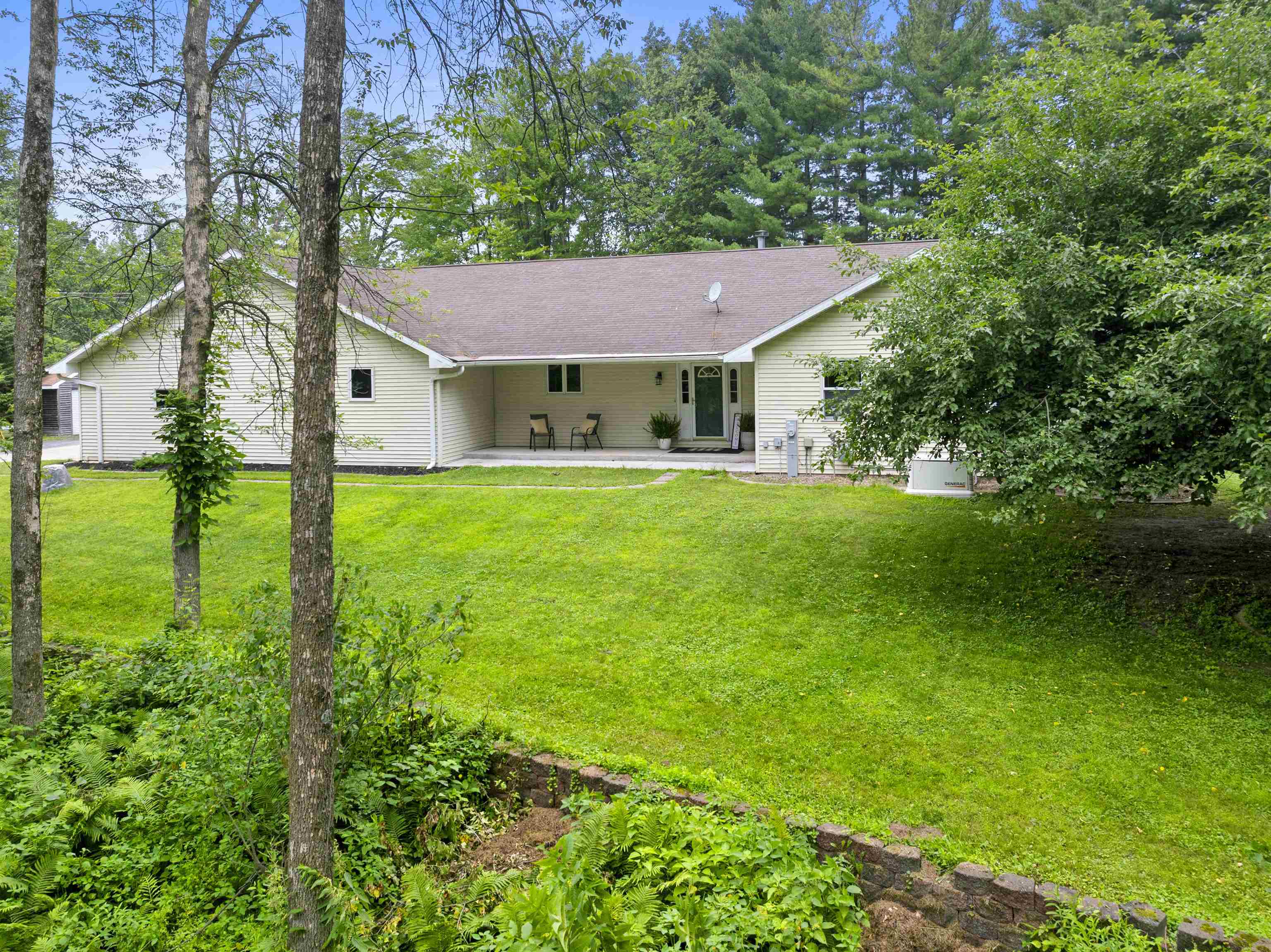 SUAMICO, Wisconsin, 54173, United States, 3 Bedrooms Bedrooms, ,4 BathroomsBathrooms,Residential,For Sale,1911099