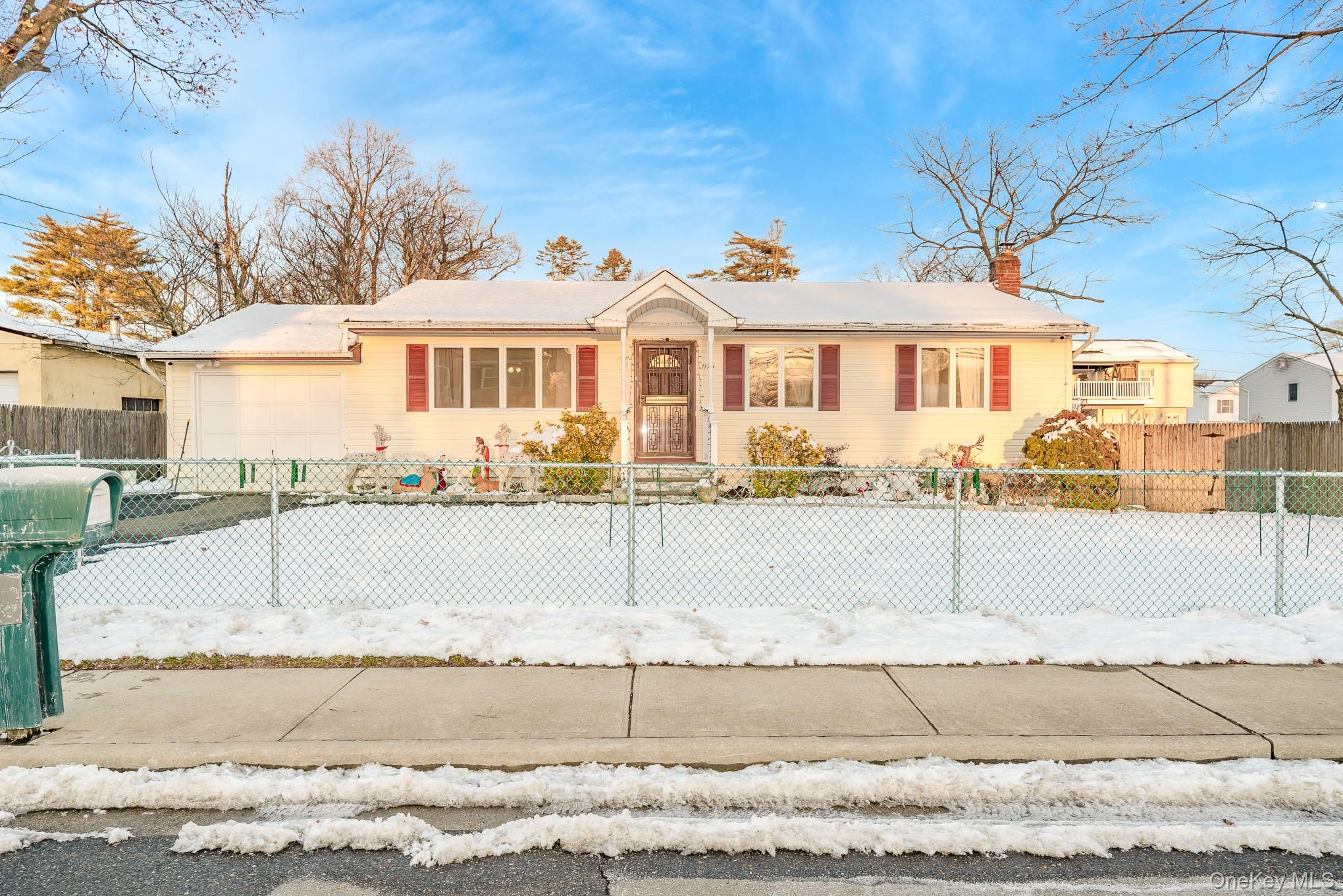 West Babylon, New York, 11704, United States, 3 Bedrooms Bedrooms, ,2 BathroomsBathrooms,Residential,For Sale,2005804