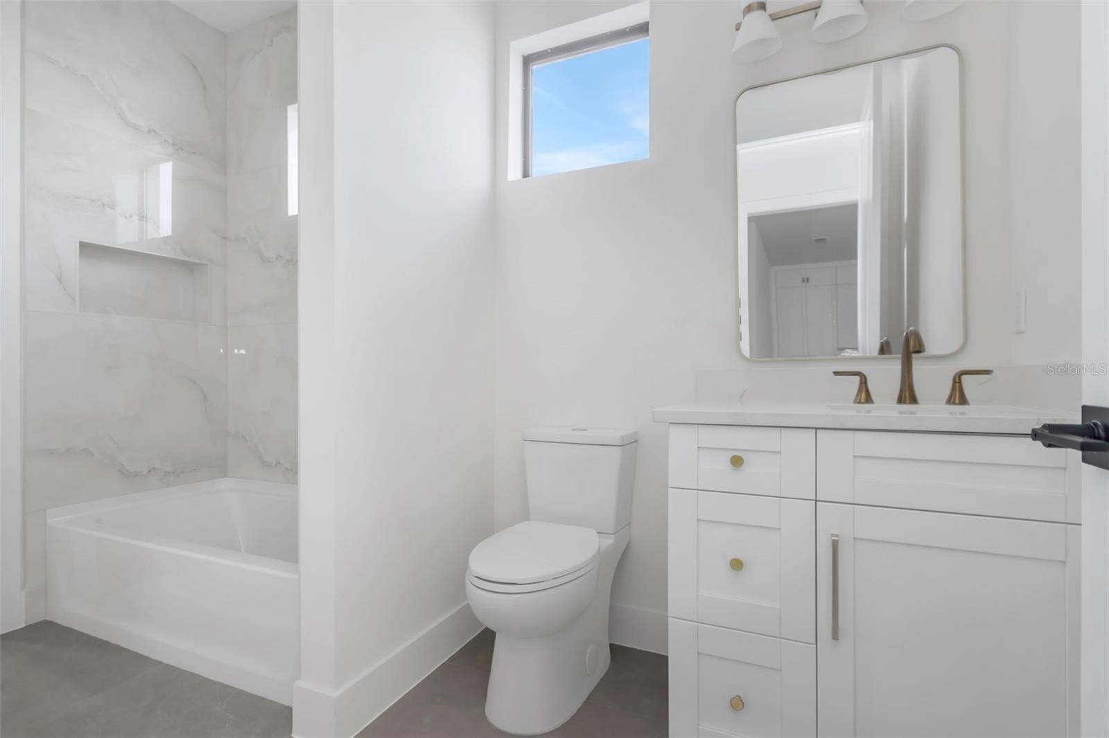 TAMPA, Florida, 33607, United States, 5 Bedrooms Bedrooms, ,3 BathroomsBathrooms,Residential,For Sale,1976051