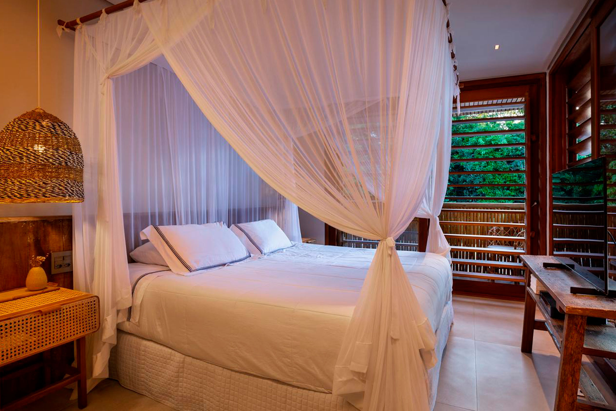  House by Guido Ramos Integrated with Nature in Trancoso - 物件實景