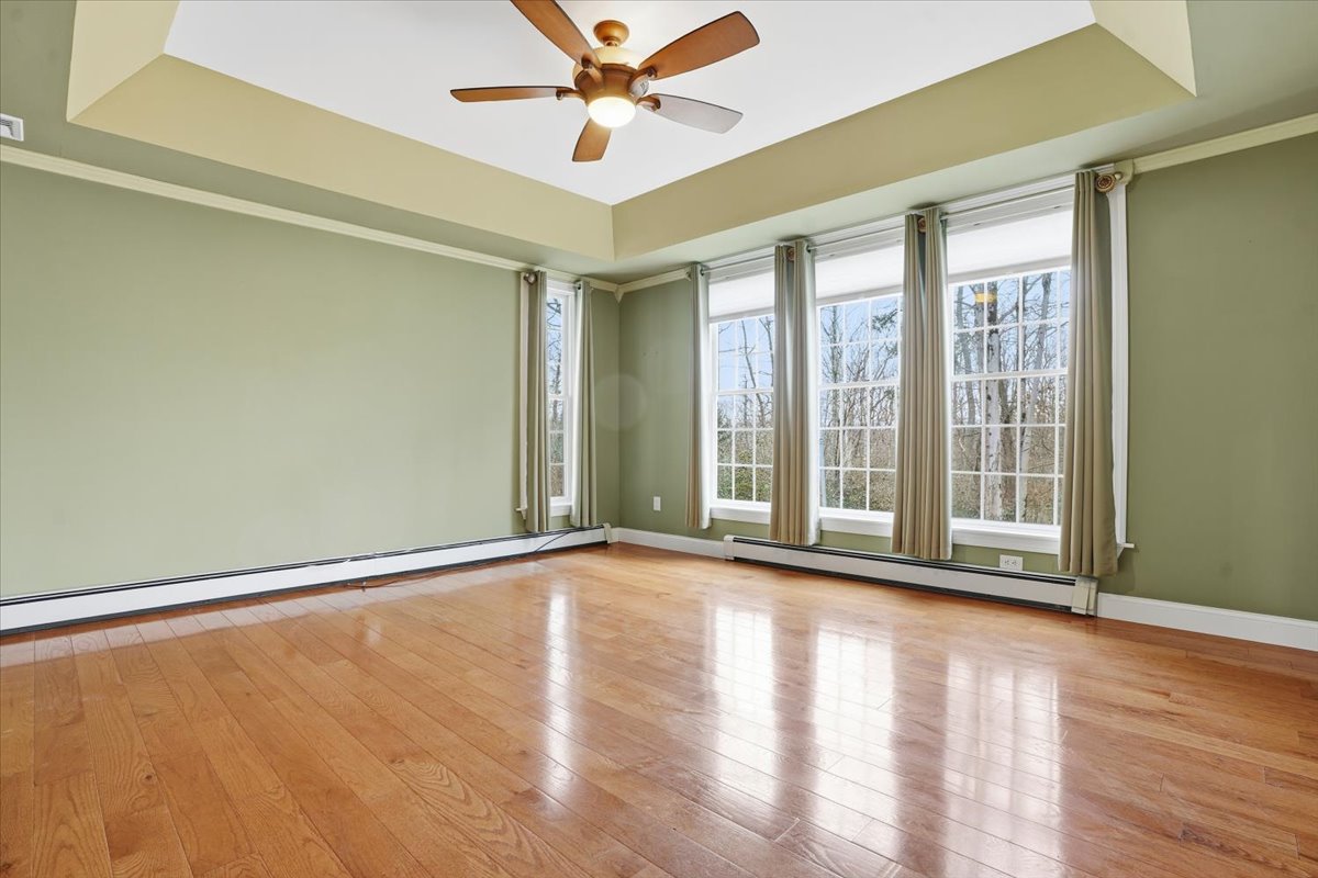 Milford, Pennsylvania, 18337, United States, 4 Bedrooms Bedrooms, ,3 BathroomsBathrooms,Residential,For Sale,2013781