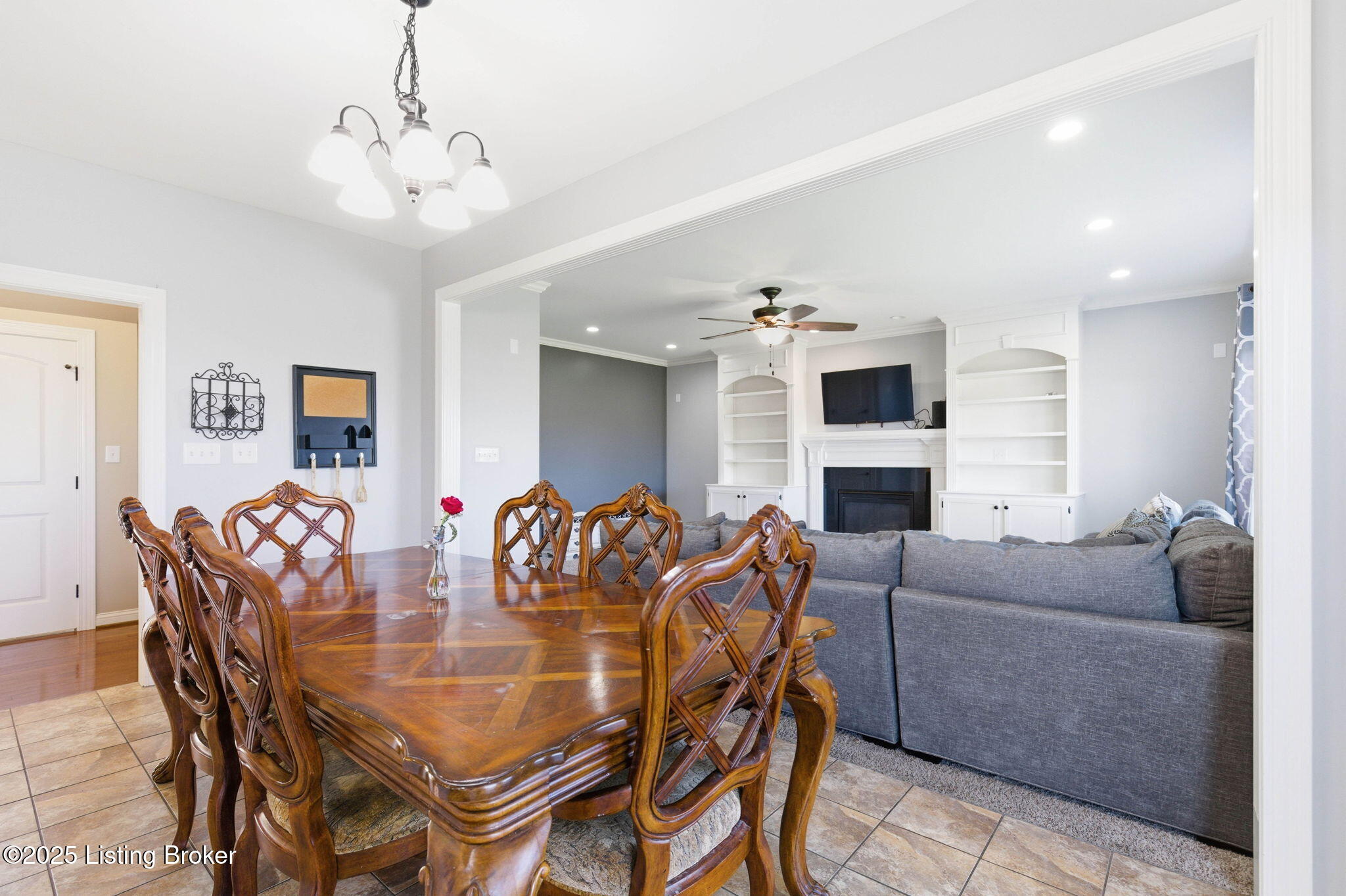 La Grange, Kentucky, 40031, United States, 5 Bedrooms Bedrooms, ,4 BathroomsBathrooms,Residential,For Sale,1971685