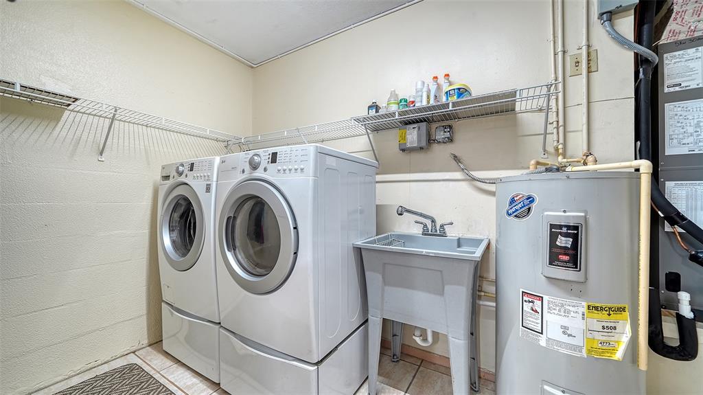 Sarasota, Florida, 34231, United States, 3 Bedrooms Bedrooms, ,2 BathroomsBathrooms,Residential,For Sale,1883466