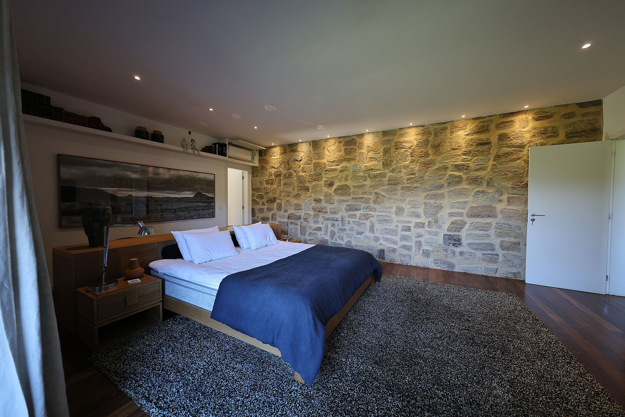  Contemporary estate immersed in nature with panoramic lake views - 物件實景