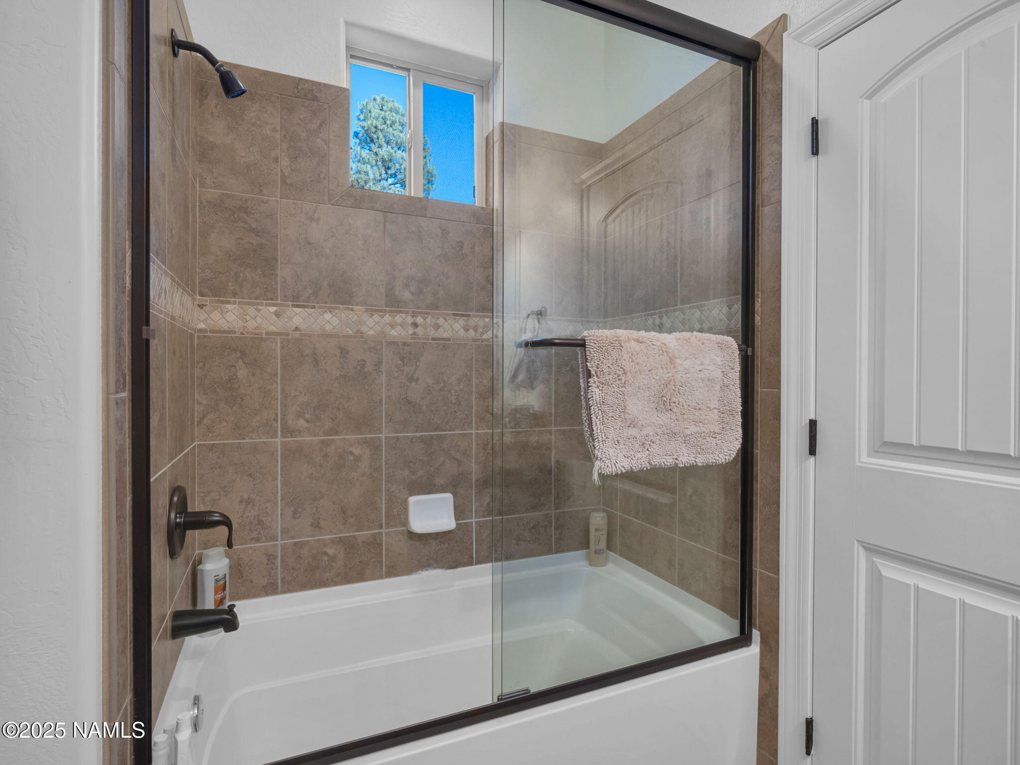 Flagstaff, Arizona, 86001, United States, 3 Bedrooms Bedrooms, ,3 BathroomsBathrooms,Residential,For Sale,1989174