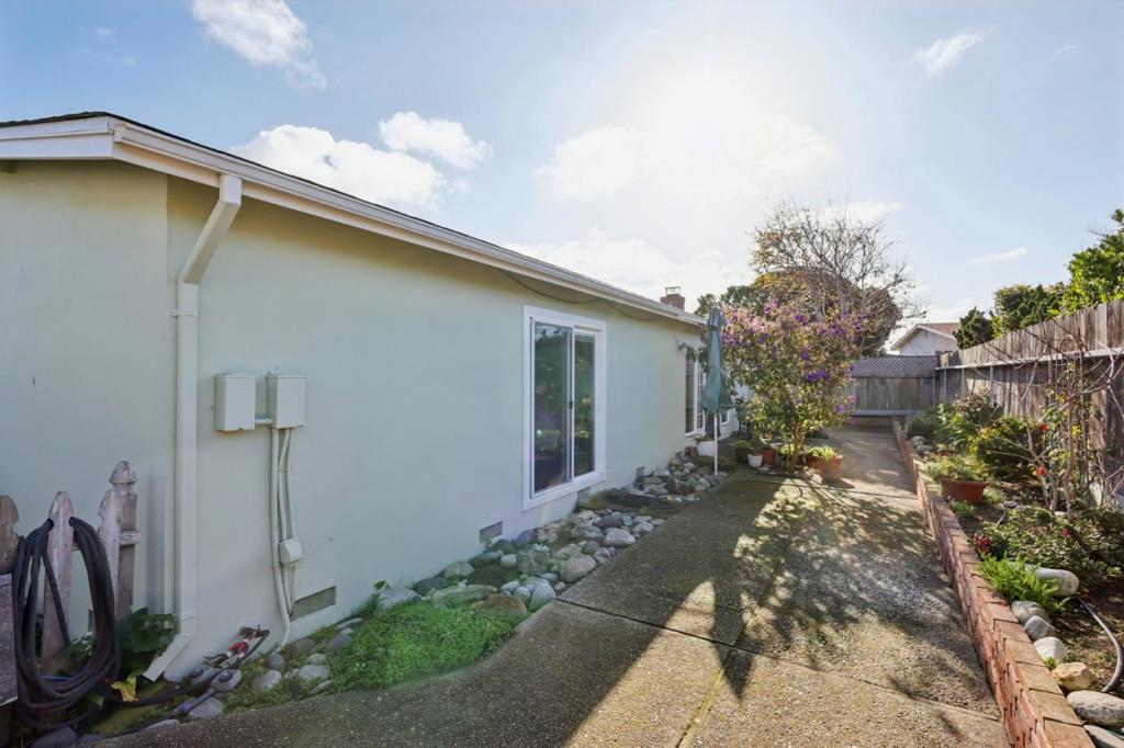 Marina, California, 93933, United States, 3 Bedrooms Bedrooms, ,2 BathroomsBathrooms,Residential,For Sale,2005109