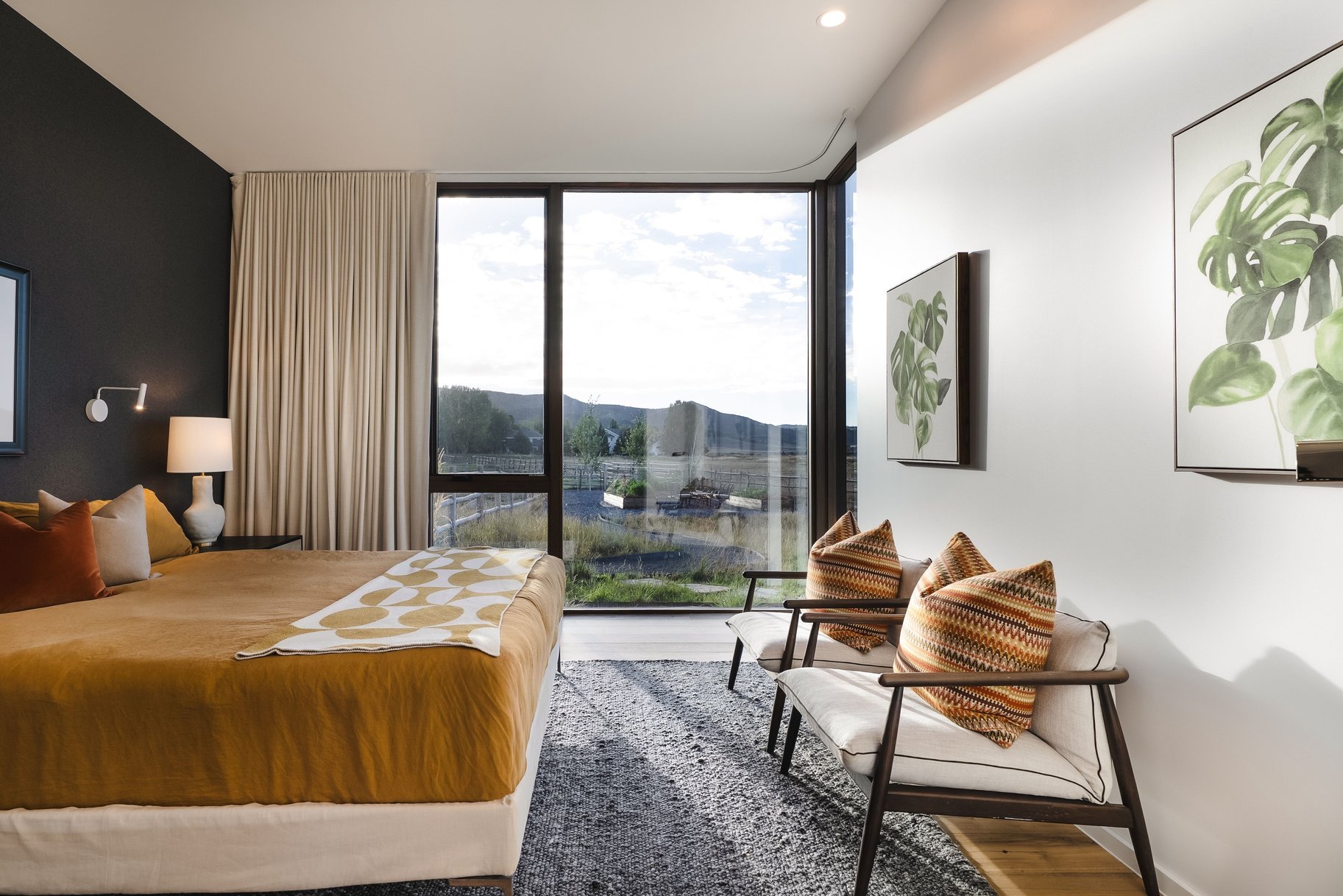  Single-Level Modern at Old Ranch Road Surrounded by Meadow and Mountain Views - 物件實景