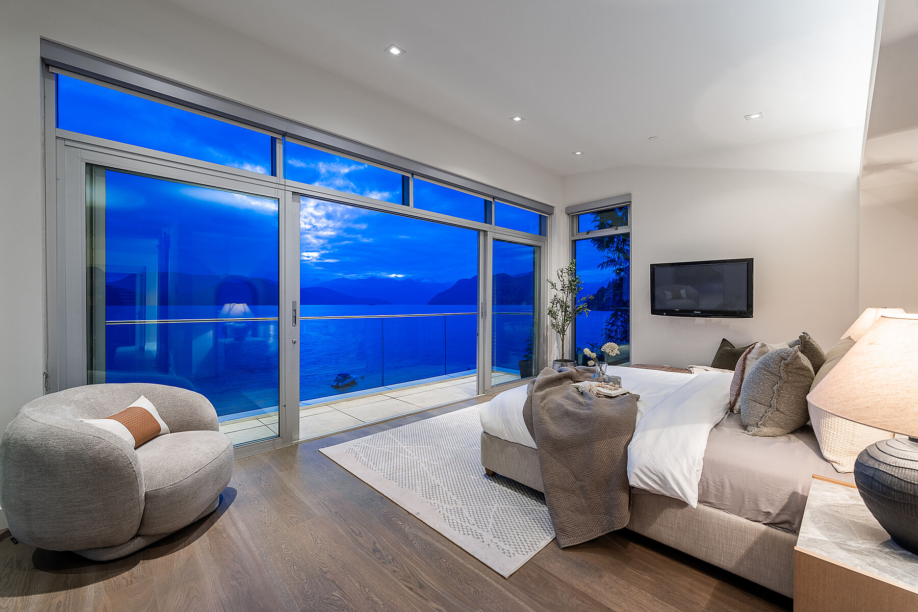  Amazing Waterfront Property - 物件實景