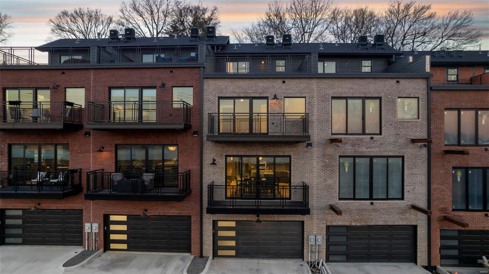 Cape Girardeau, Missouri, 63701, United States, 2 Bedrooms Bedrooms, ,4 BathroomsBathrooms,Residential,For Sale,1982868