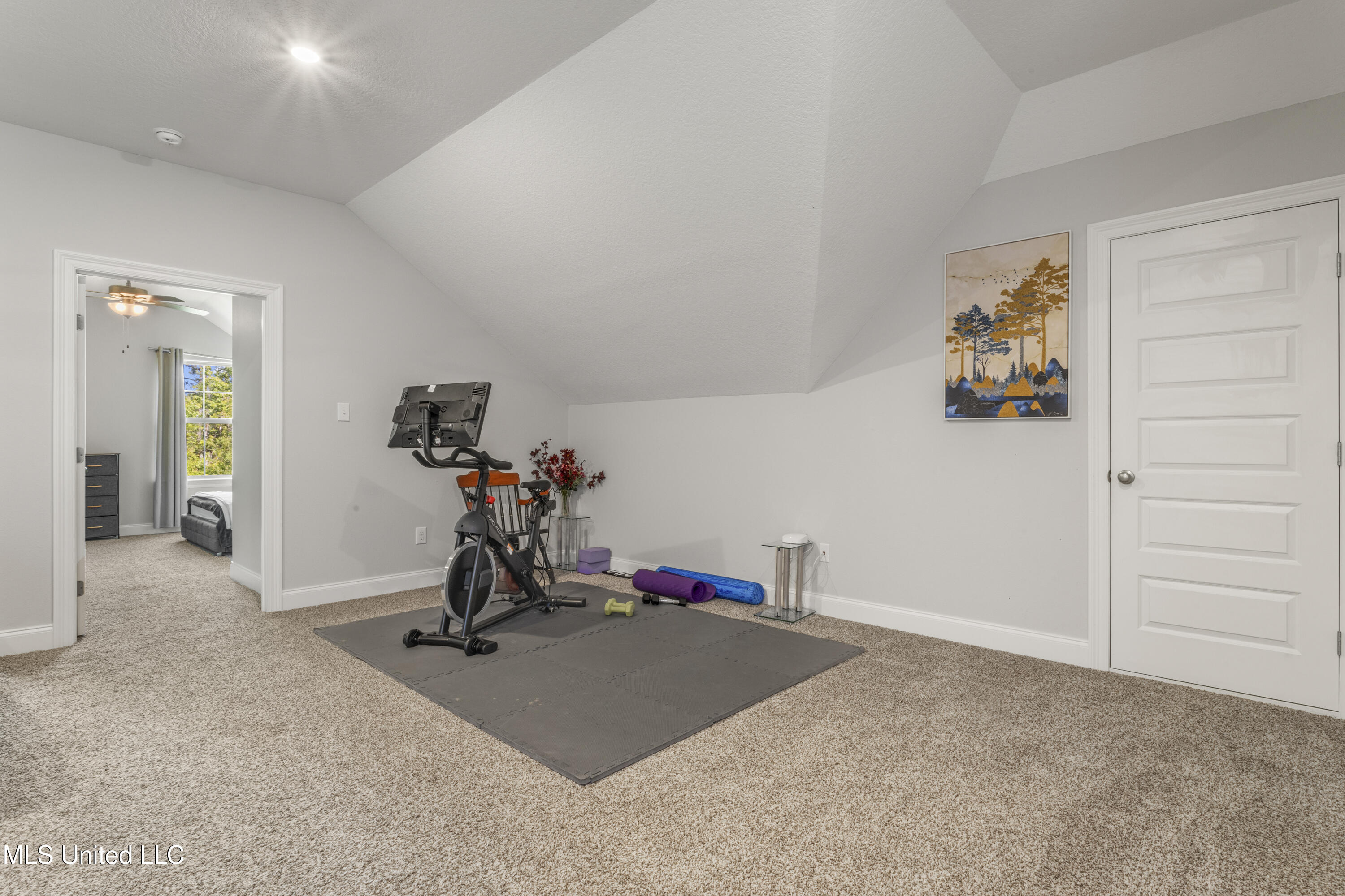 Ocean Springs, Mississippi, 39564, United States, 5 Bedrooms Bedrooms, ,3 BathroomsBathrooms,Residential,For Sale,1805037