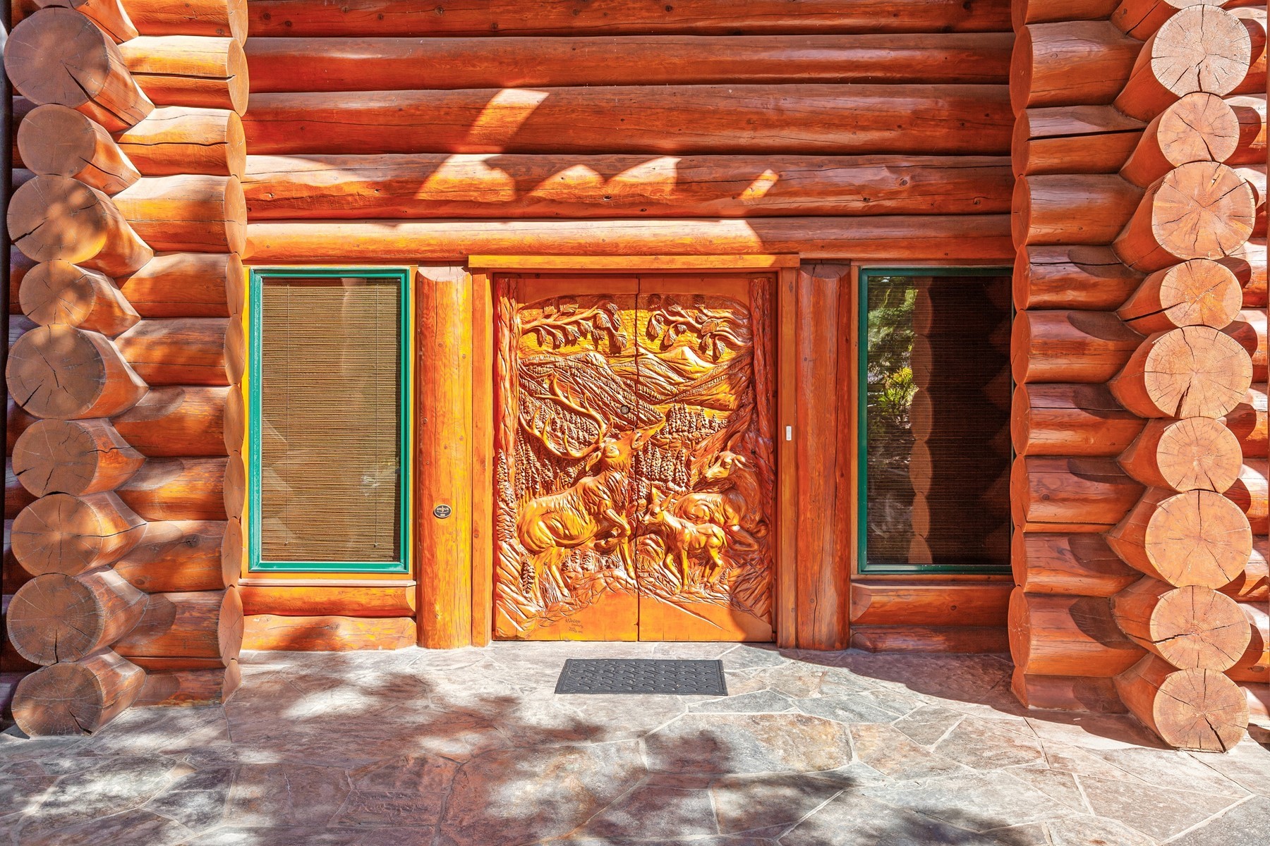  Log Estate overlooking Lake Coeur d