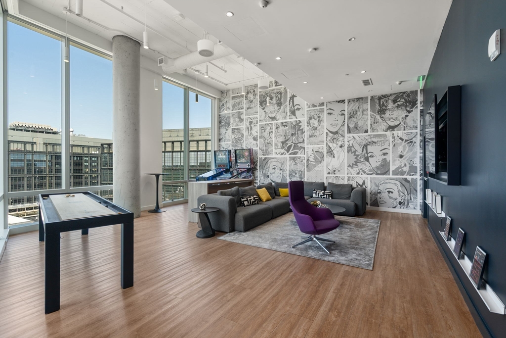 Boston, Massachusetts, 02215, United States, 1 Bedroom Bedrooms, ,1 BathroomBathrooms,Residential,For Sale,1938764