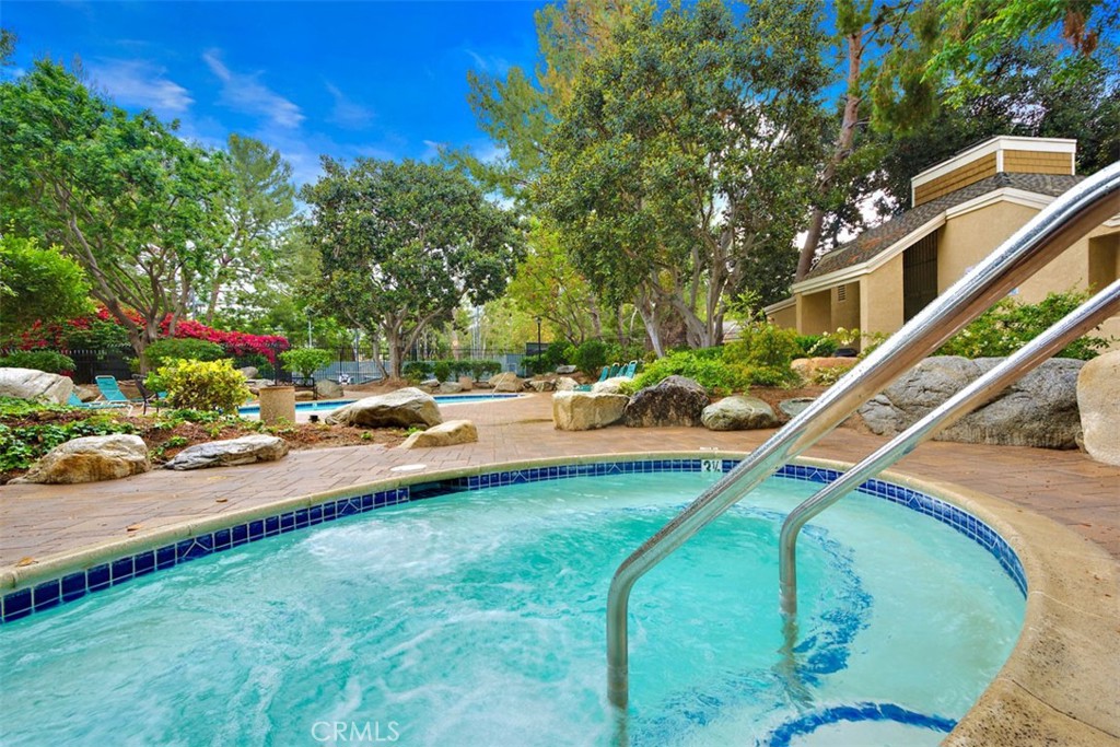 Irvine, California, 92620, United States, 1 Bedroom Bedrooms, ,2 BathroomsBathrooms,Residential,For Sale,1906882