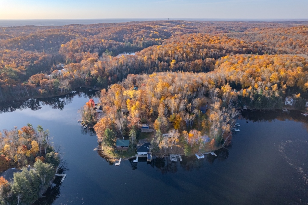 Gleason, Wisconsin, 54435, United States, 4 Bedrooms Bedrooms, ,3 BathroomsBathrooms,Residential,For Sale,1739351
