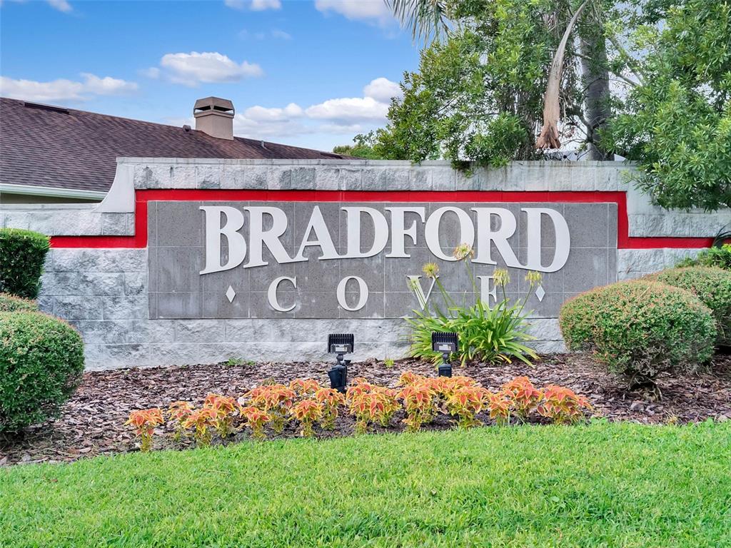 Orlando, Florida, 32817, United States, 4 Bedrooms Bedrooms, ,4 BathroomsBathrooms,Residential,For Sale,1821453