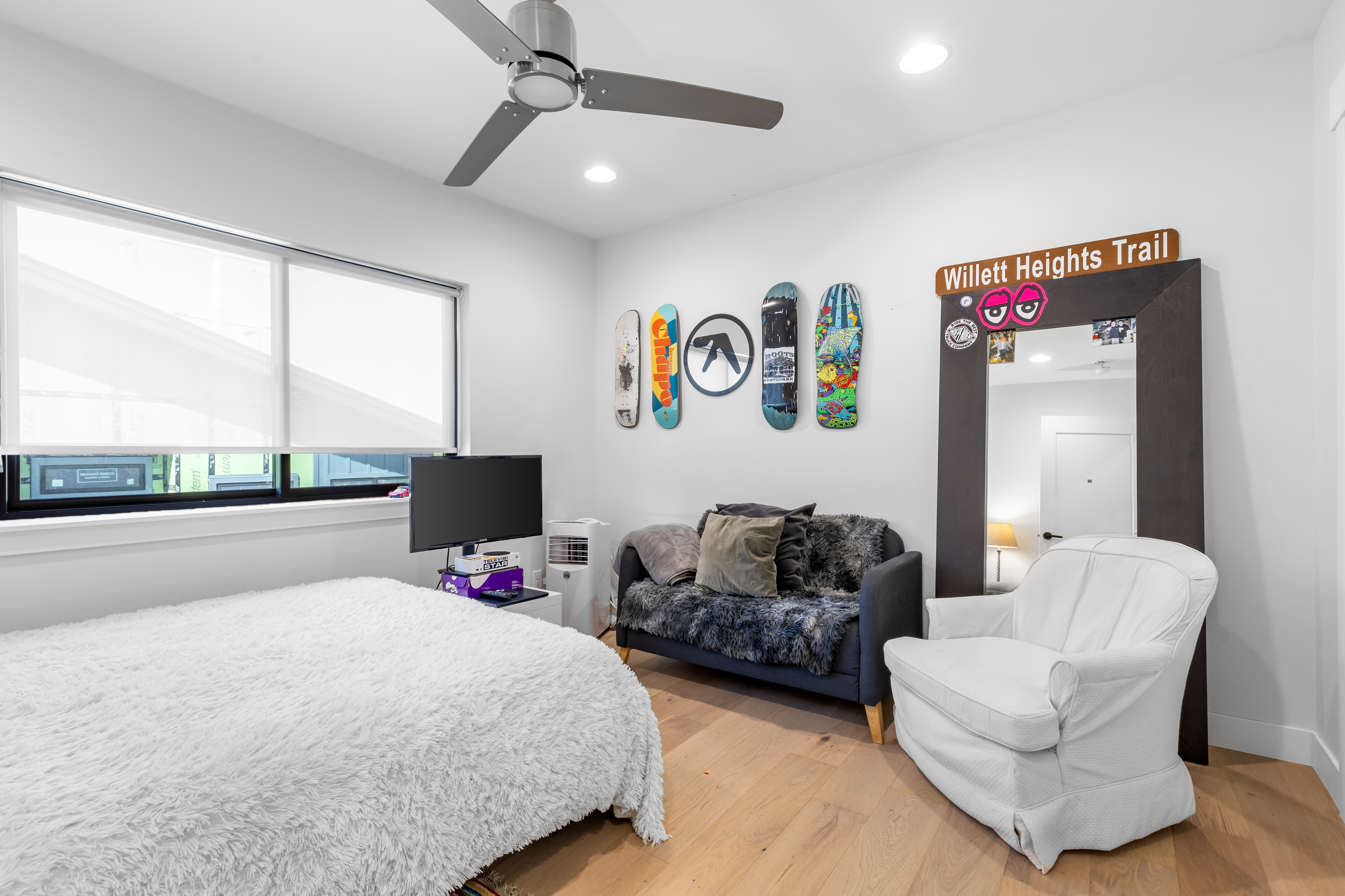  MODERN FISH CREEK AREA HOME - 物件實景