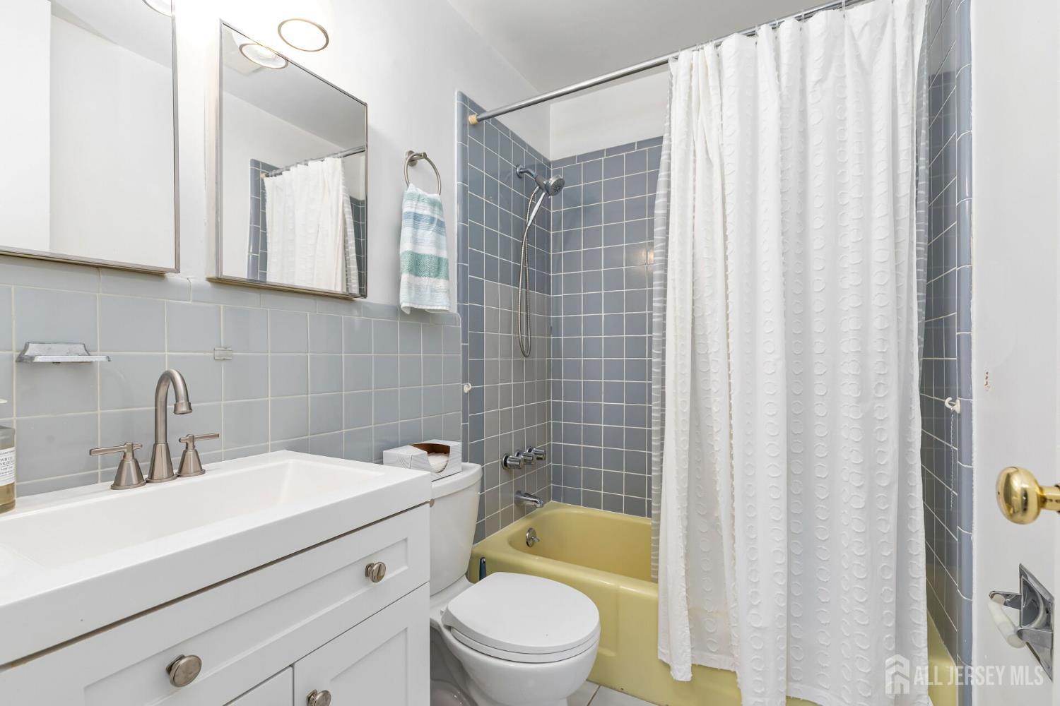 South Brunswick, New Jersey, 08824, United States, 3 Bedrooms Bedrooms, ,2 BathroomsBathrooms,Residential,For Sale,1941671