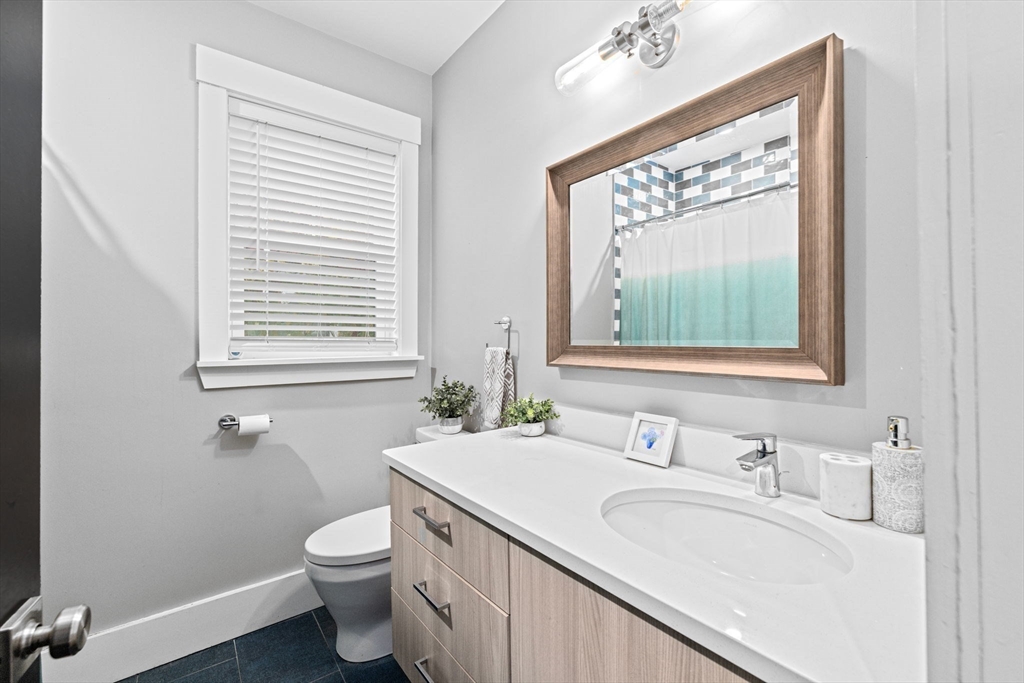 Boston, Massachusetts, 02124, United States, 3 Bedrooms Bedrooms, ,3 BathroomsBathrooms,Residential,For Sale,1990964