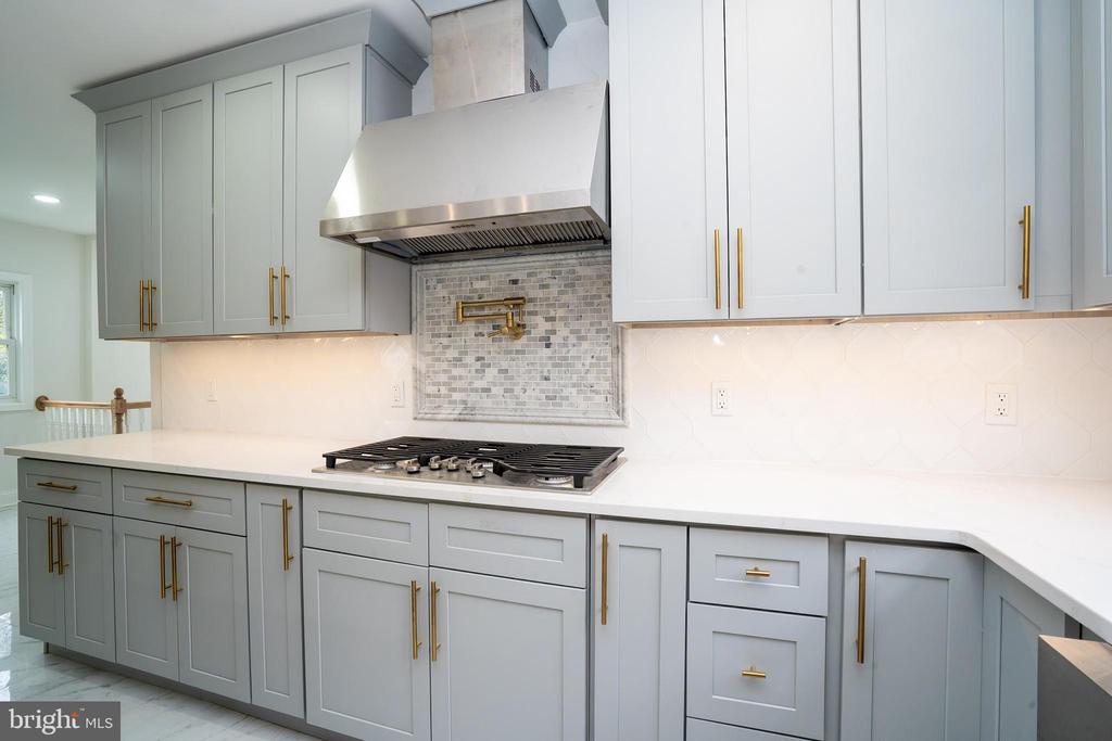 Hightstown, New Jersey, 08520, United States, 7 Bedrooms Bedrooms, ,5 BathroomsBathrooms,Residential,For Sale,1938166