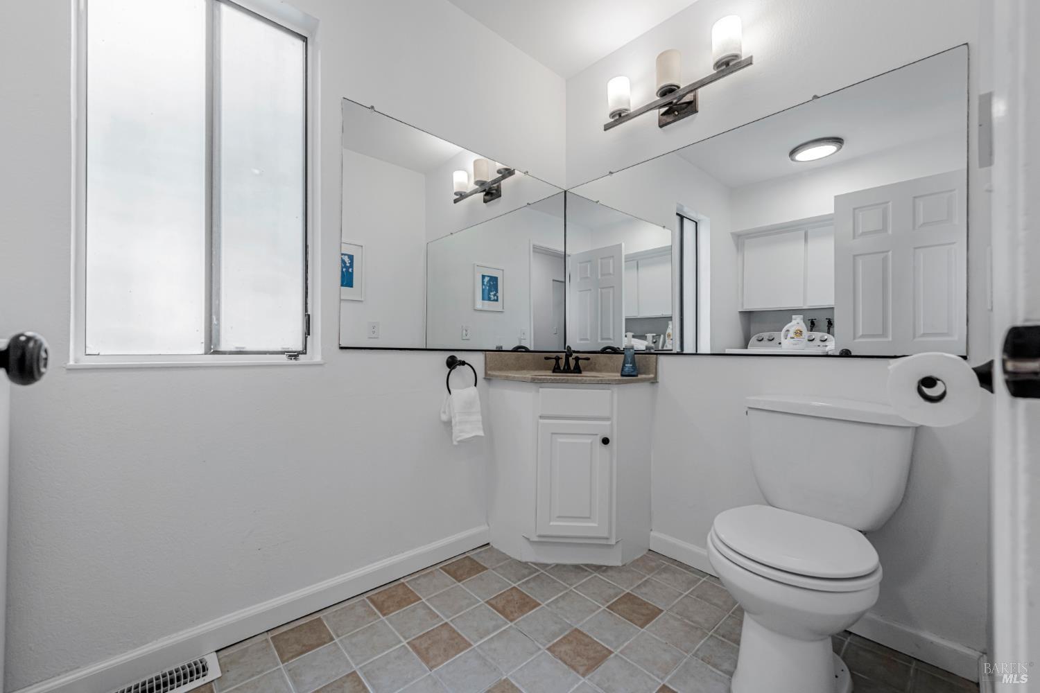 Novato, California, 94945, United States, 3 Bedrooms Bedrooms, ,3 BathroomsBathrooms,Residential,For Sale,1867220