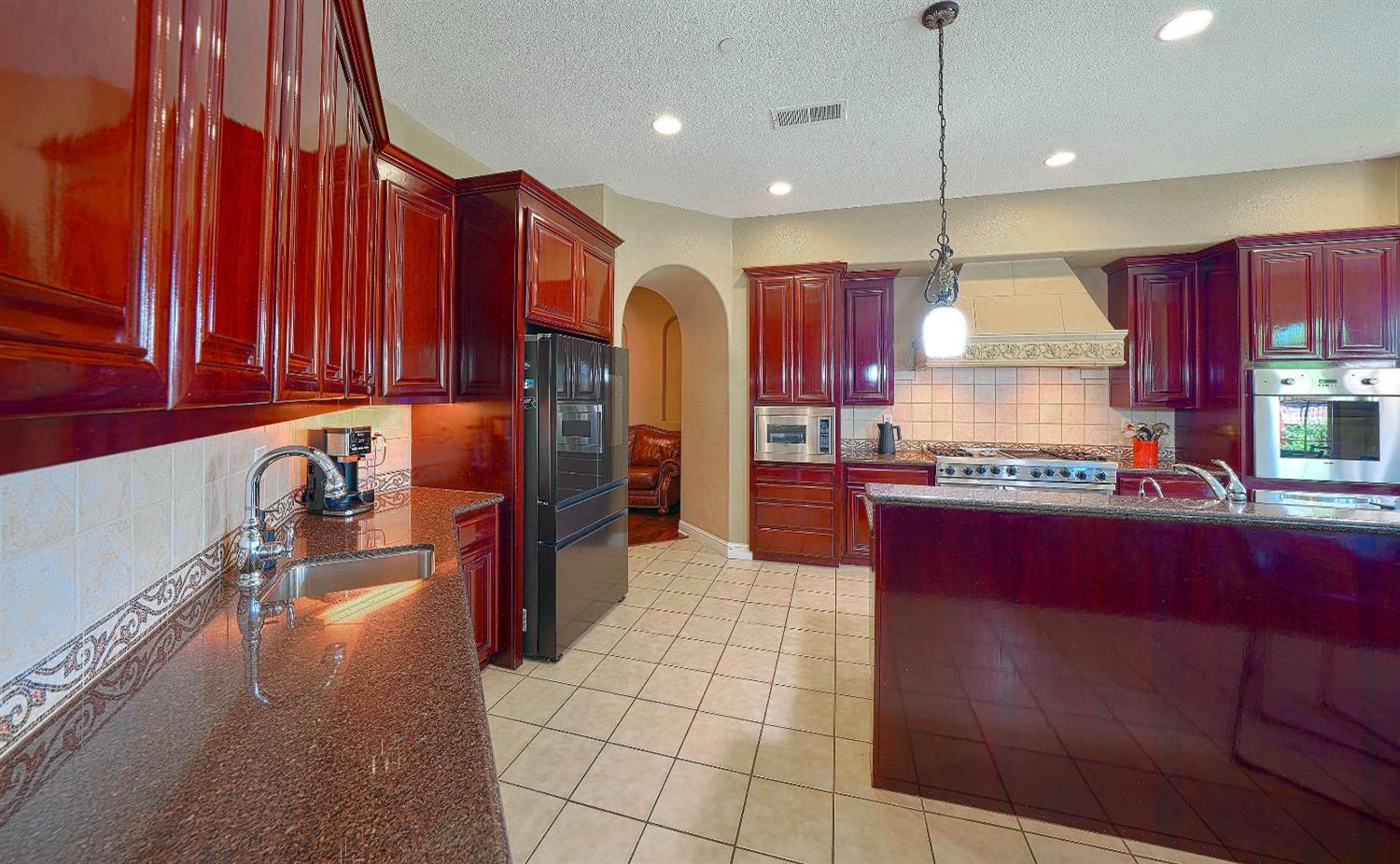 Lincoln, California, 95648, United States, 7 Bedrooms Bedrooms, ,5 BathroomsBathrooms,Residential,For Sale,1984434