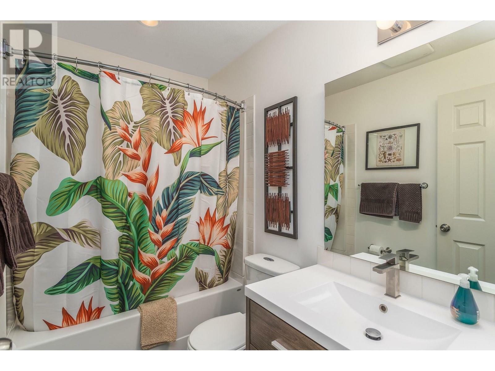 KELOWNA, British Columbia, V1X 2H2, CA, 3 Bedrooms Bedrooms, ,3 BathroomsBathrooms,Residential,For Sale,1839234