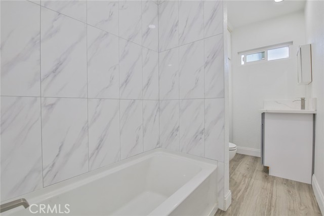 Los Angeles, California, 90003, United States, 4 Bedrooms Bedrooms, ,Residential,For Sale,2010724