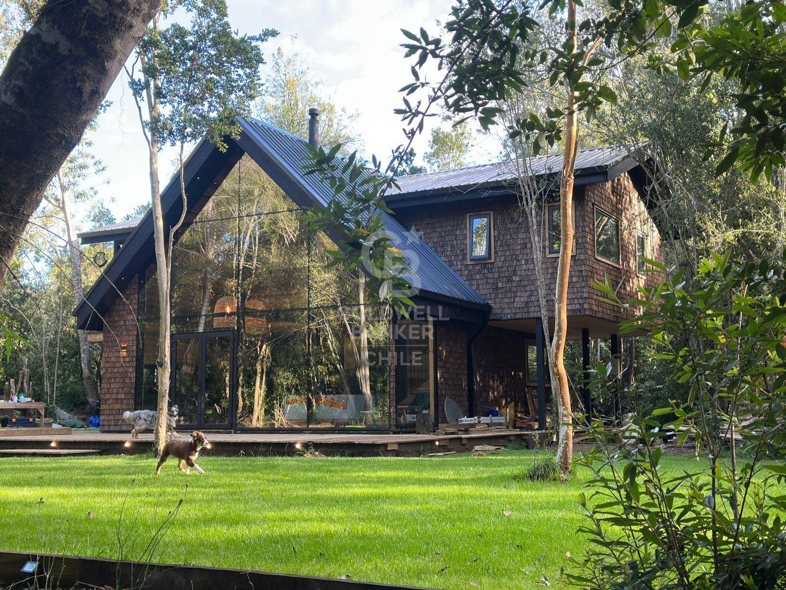 Puerto Varas, Chile, 6 Bedrooms Bedrooms, ,5 BathroomsBathrooms,Residential,For Sale,1918221